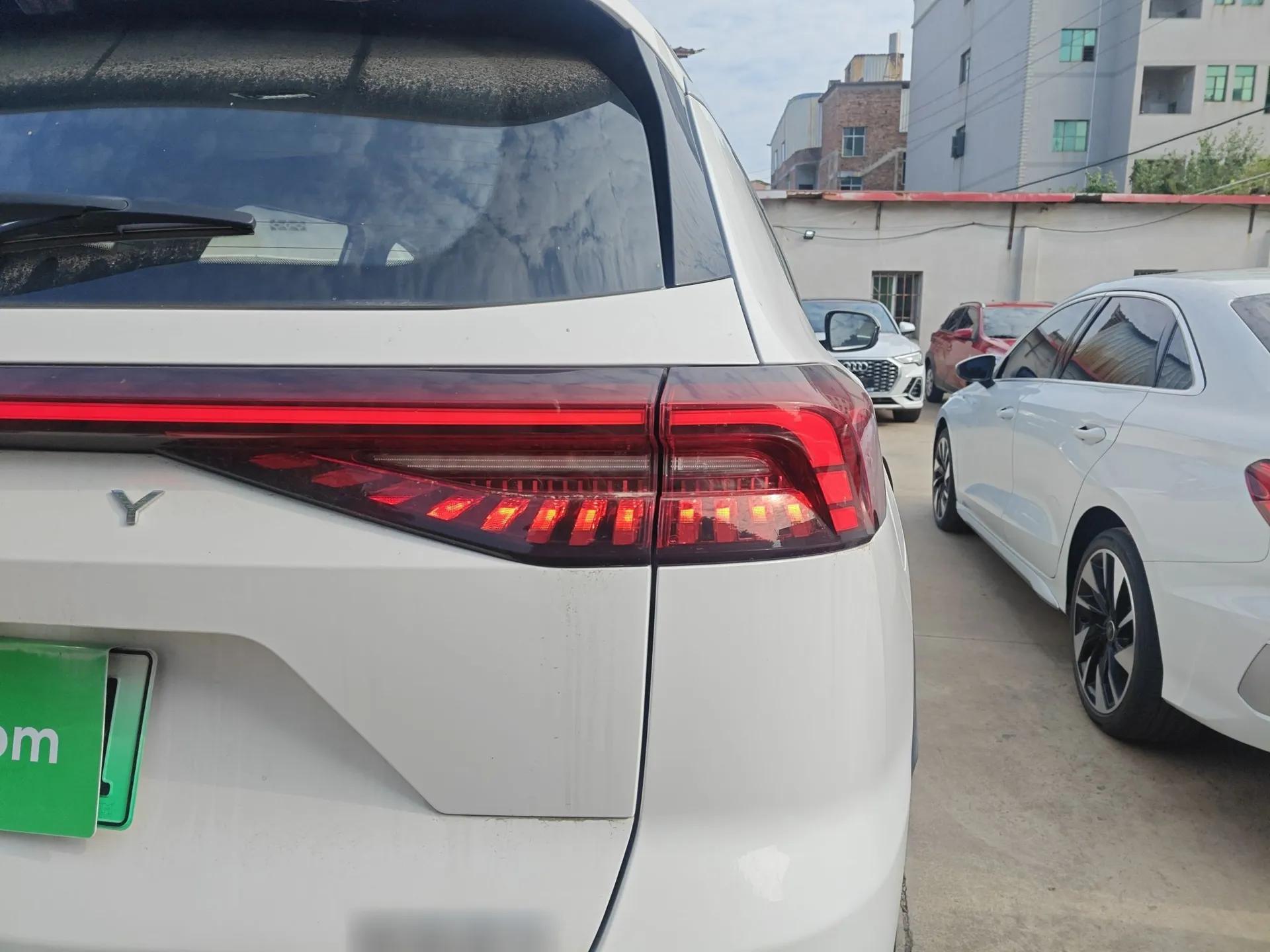 Chery Tiggo 8 PRO New Energy 2023 1.5T Enjoyment Edition — миниатюра 7