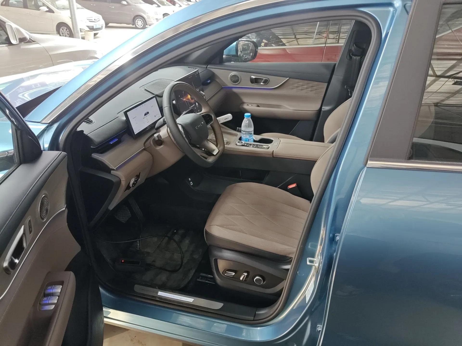 Chery Tiggo 8 PLUS C-DM 2025 1.5T 116 km Prestige Version 5 Seats — миниатюра 18