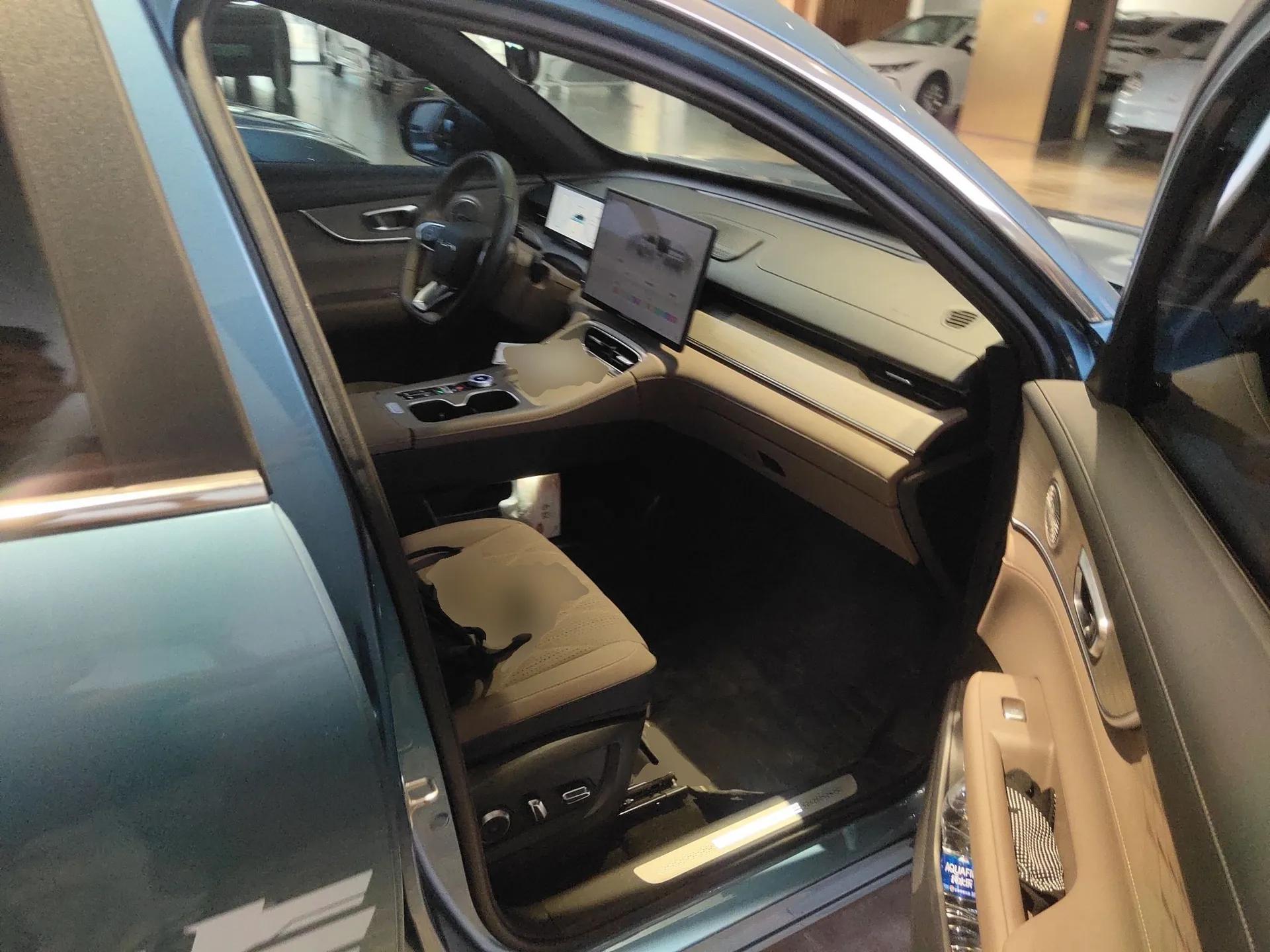 Chery Tiggo 8 PLUS C-DM 2025 1.5T 116 km Prestige Version 5 Seats — миниатюра 12
