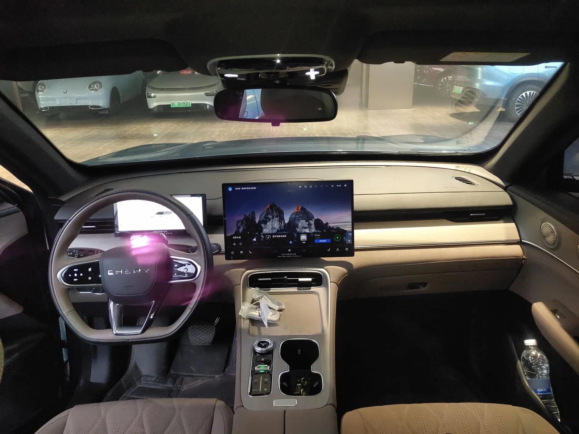 Chery Tiggo 8 PLUS C-DM 2025 1.5T 116 km Prestige Version 5 Seats — миниатюра 13