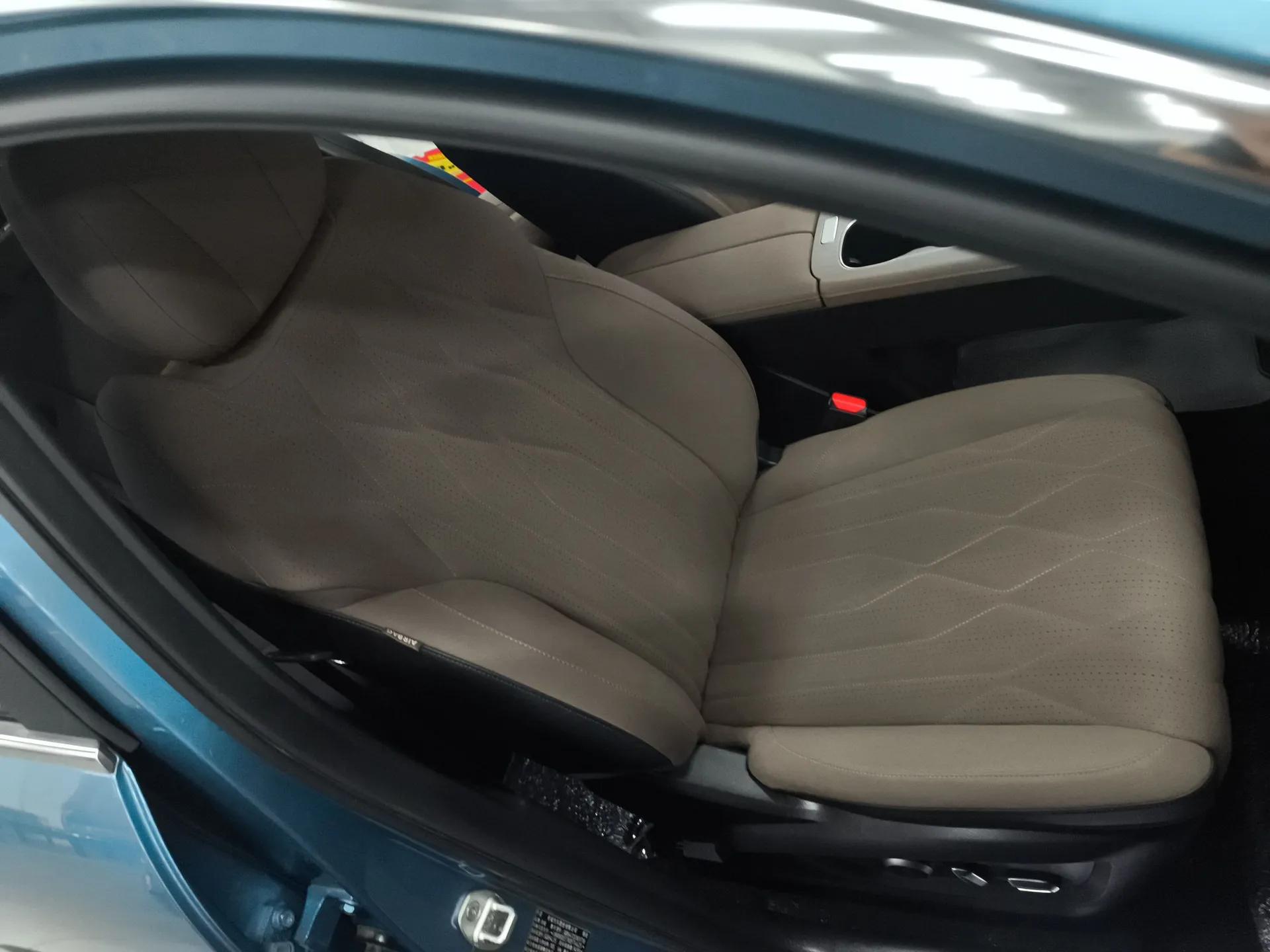 Chery Tiggo 8 PLUS C-DM 2025 1.5T 116 km Prestige Version 5 Seats — миниатюра 23