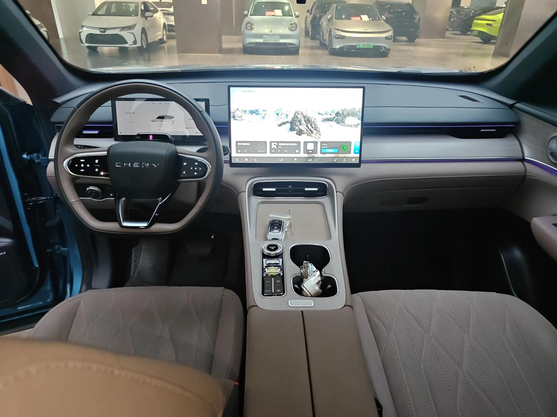Chery Tiggo 8 PLUS C-DM 2025 1.5T 116 km Prestige Version 5 Seats — миниатюра 13