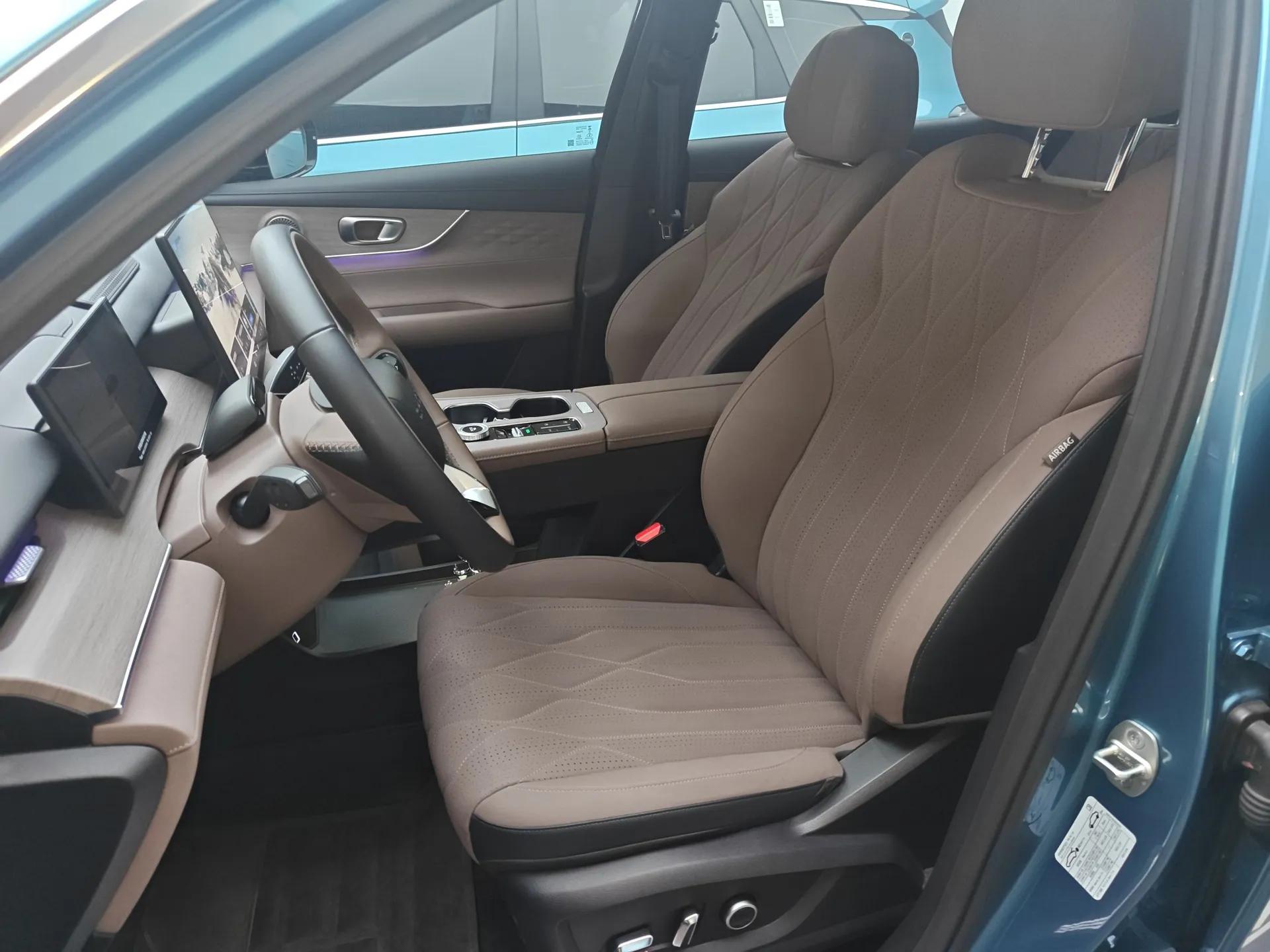 Chery Tiggo 8 PLUS C-DM 2025 1.5T 116 km Prestige Version 5 Seats — миниатюра 18