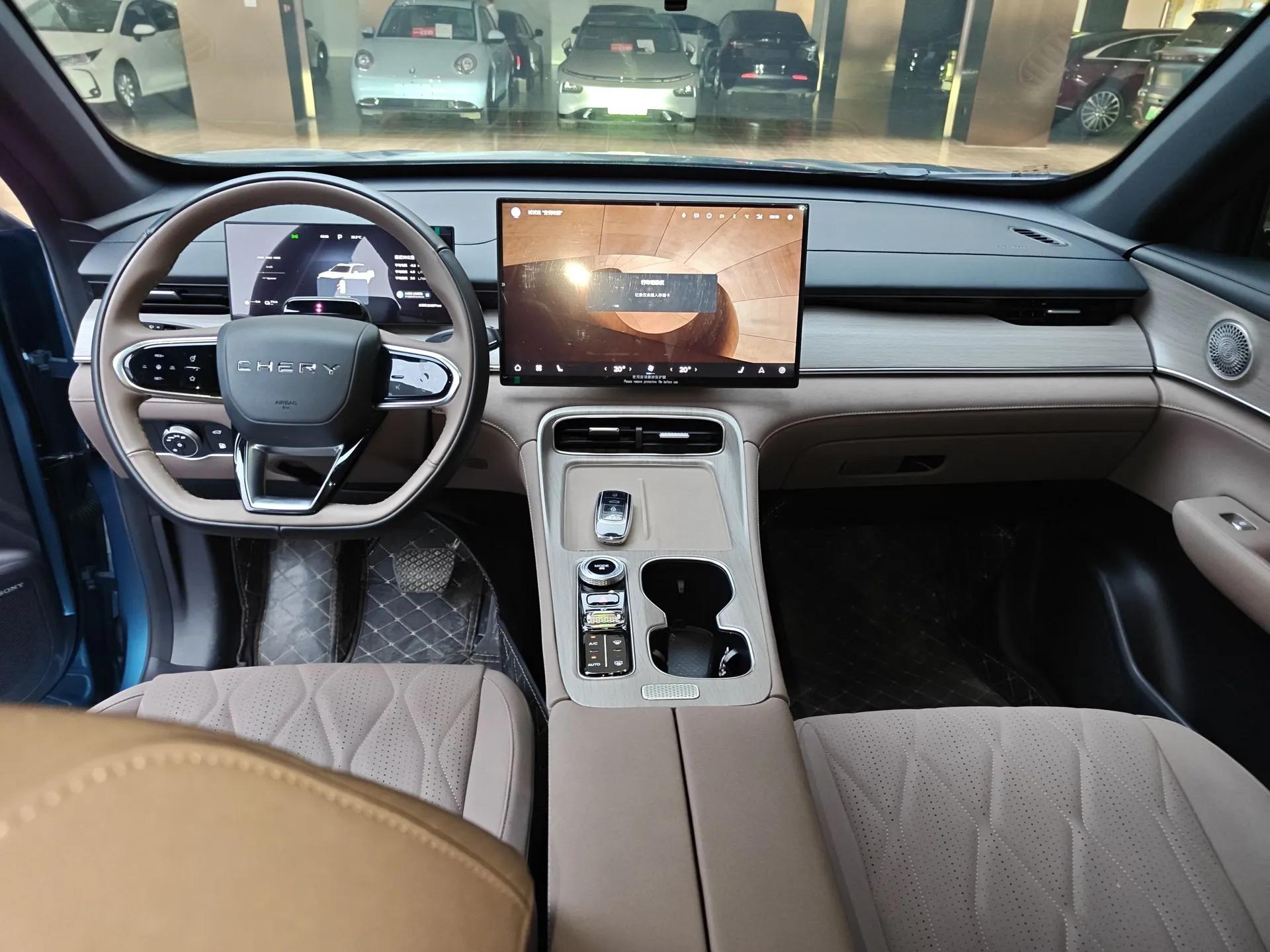 Chery Tiggo 8 PLUS C-DM 2025 1.5T 116 km Prestige Version 5 Seats — миниатюра 13