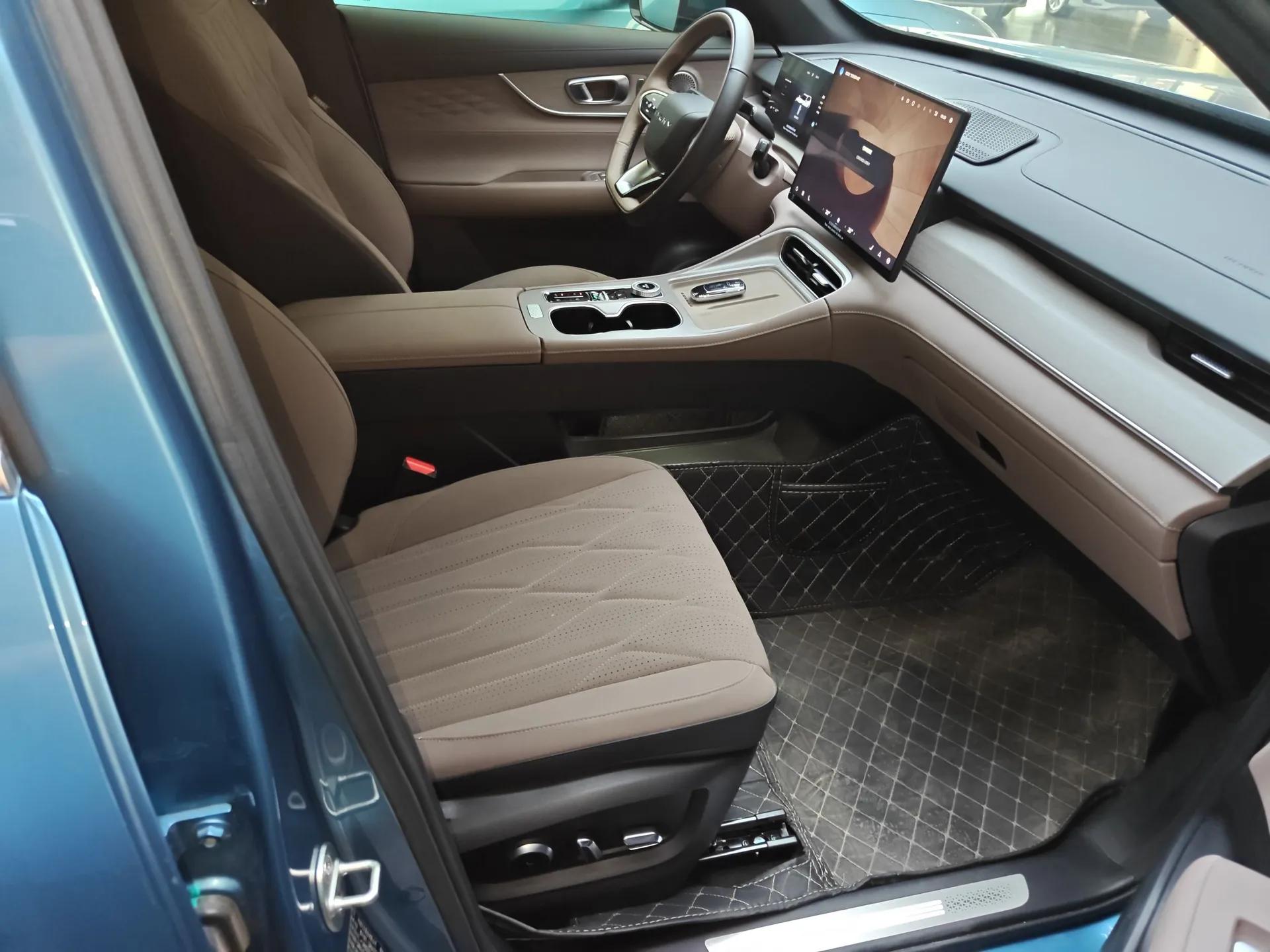 Chery Tiggo 8 PLUS C-DM 2025 1.5T 116 km Prestige Version 5 Seats — миниатюра 23