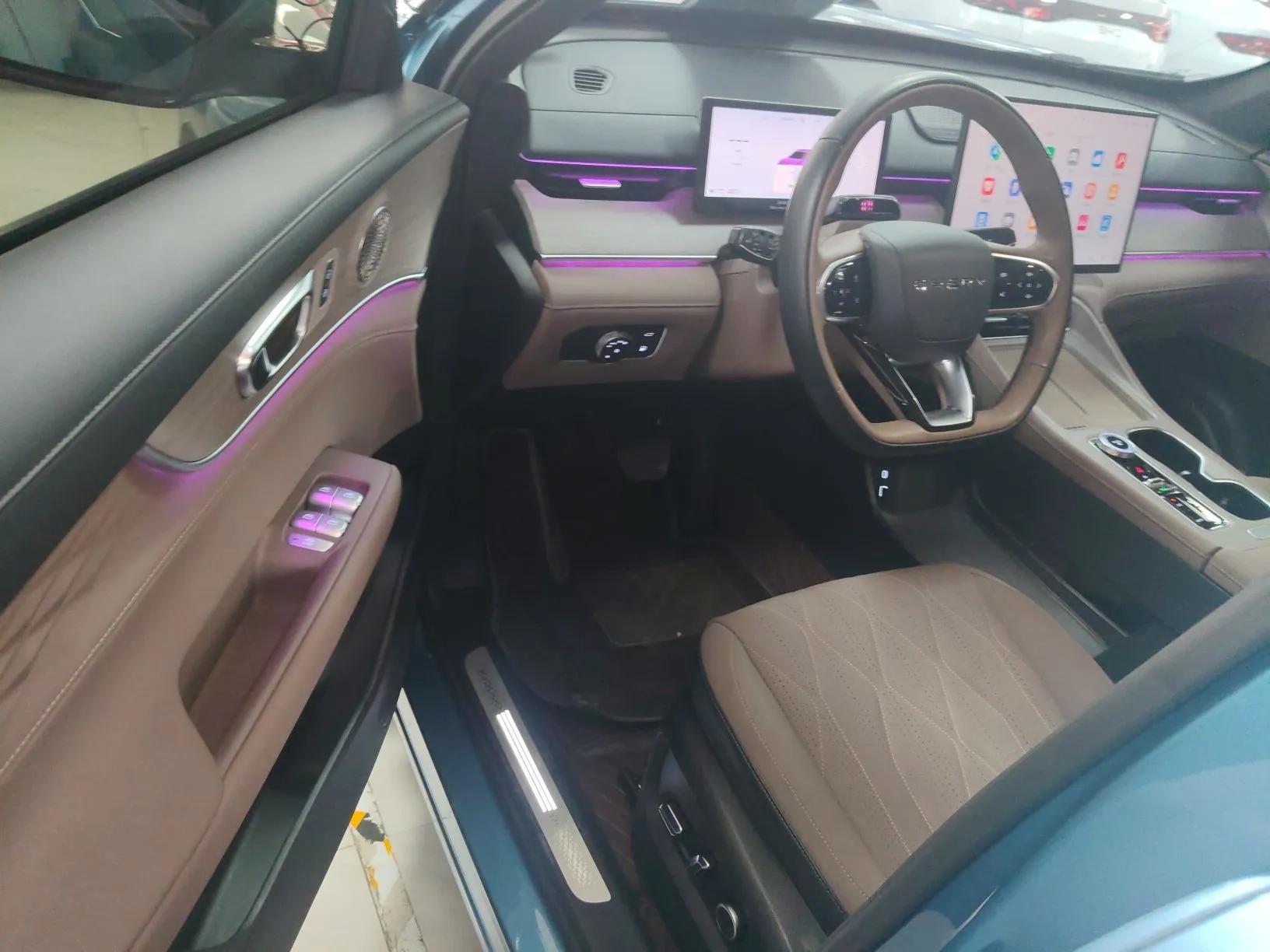 Chery Tiggo 8 PLUS C-DM 2025 1.5T 116 km Prestige Version 5 Seats — миниатюра 19