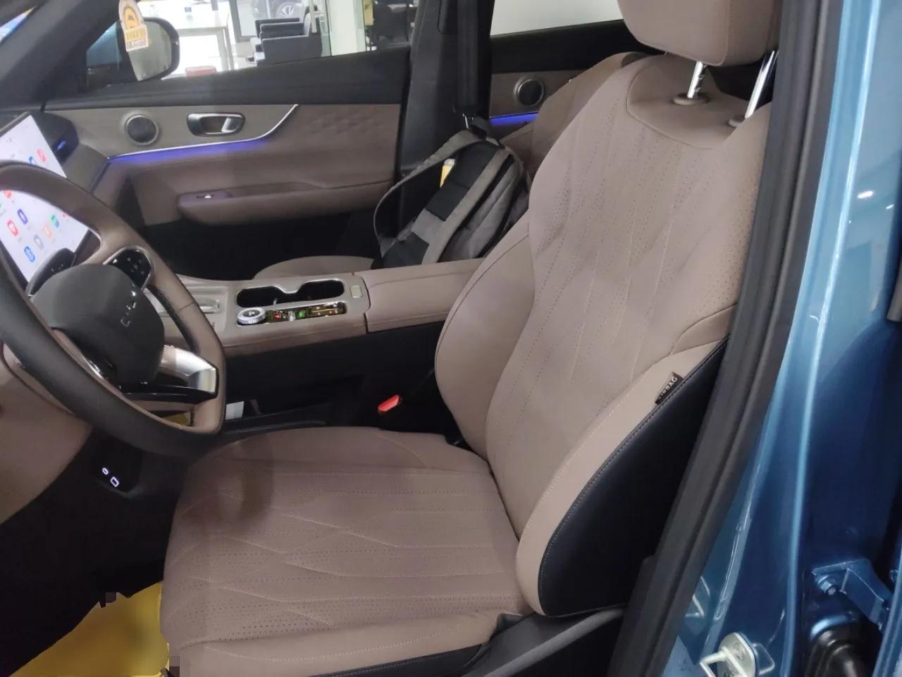 Chery Tiggo 8 PLUS C-DM 2025 1.5T 116 km Prestige Version 5 Seats — миниатюра 18