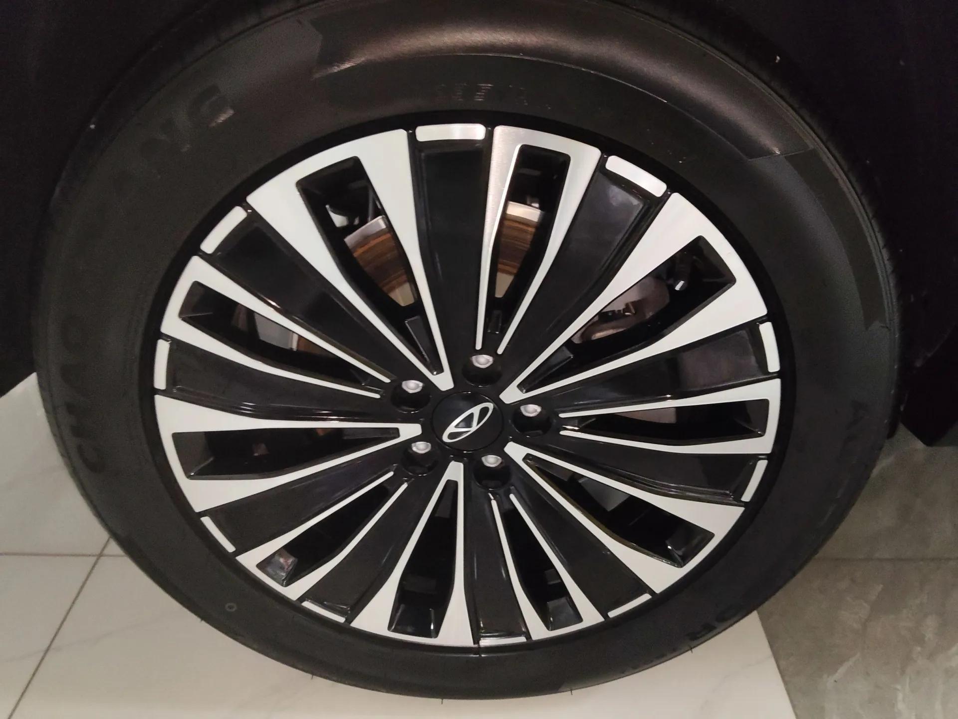Chery Tiggo 8 PLUS C-DM 2025 1.5T 116 km Prestige Version 5 Seats — миниатюра 10