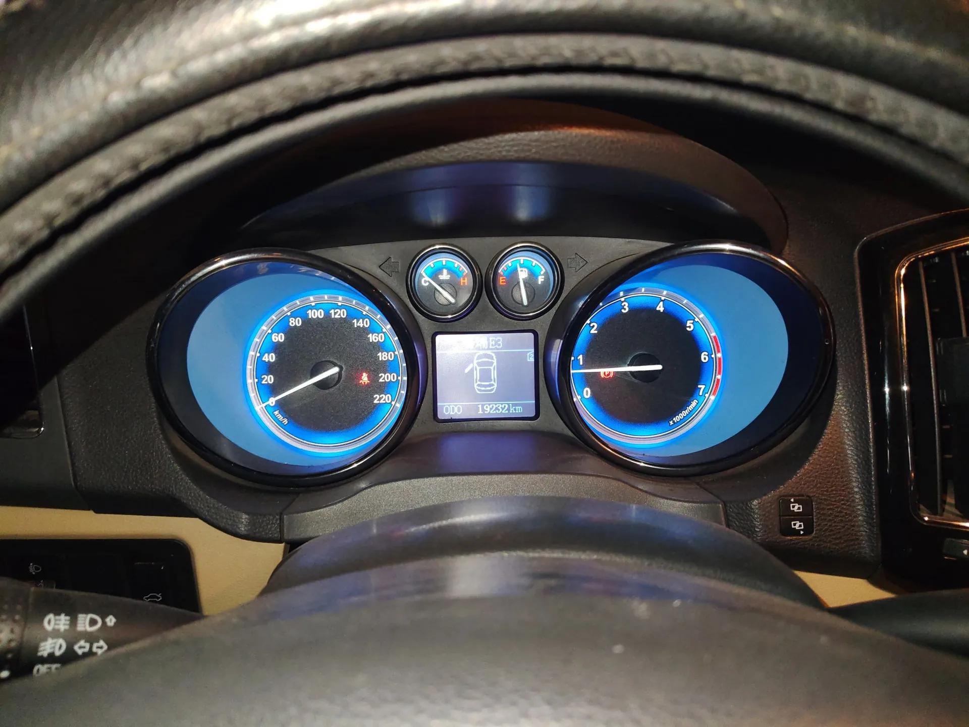 Chery E3 2013 1.5L Manual ZhiShang Model — миниатюра 12