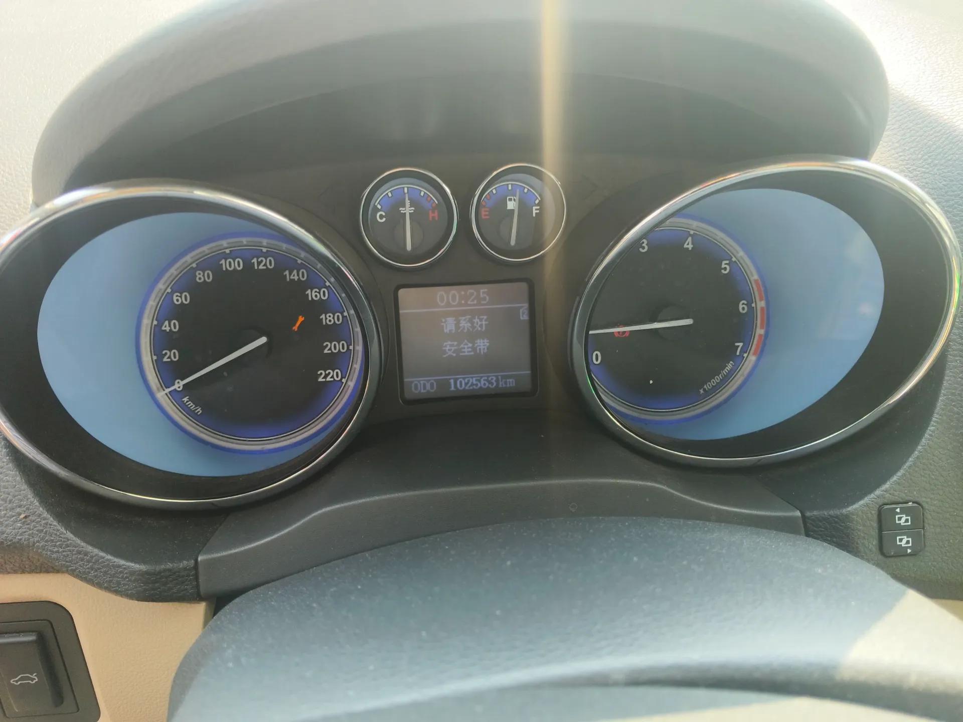 Chery E3 2015 1.5L Manual Fashion Model — миниатюра 12