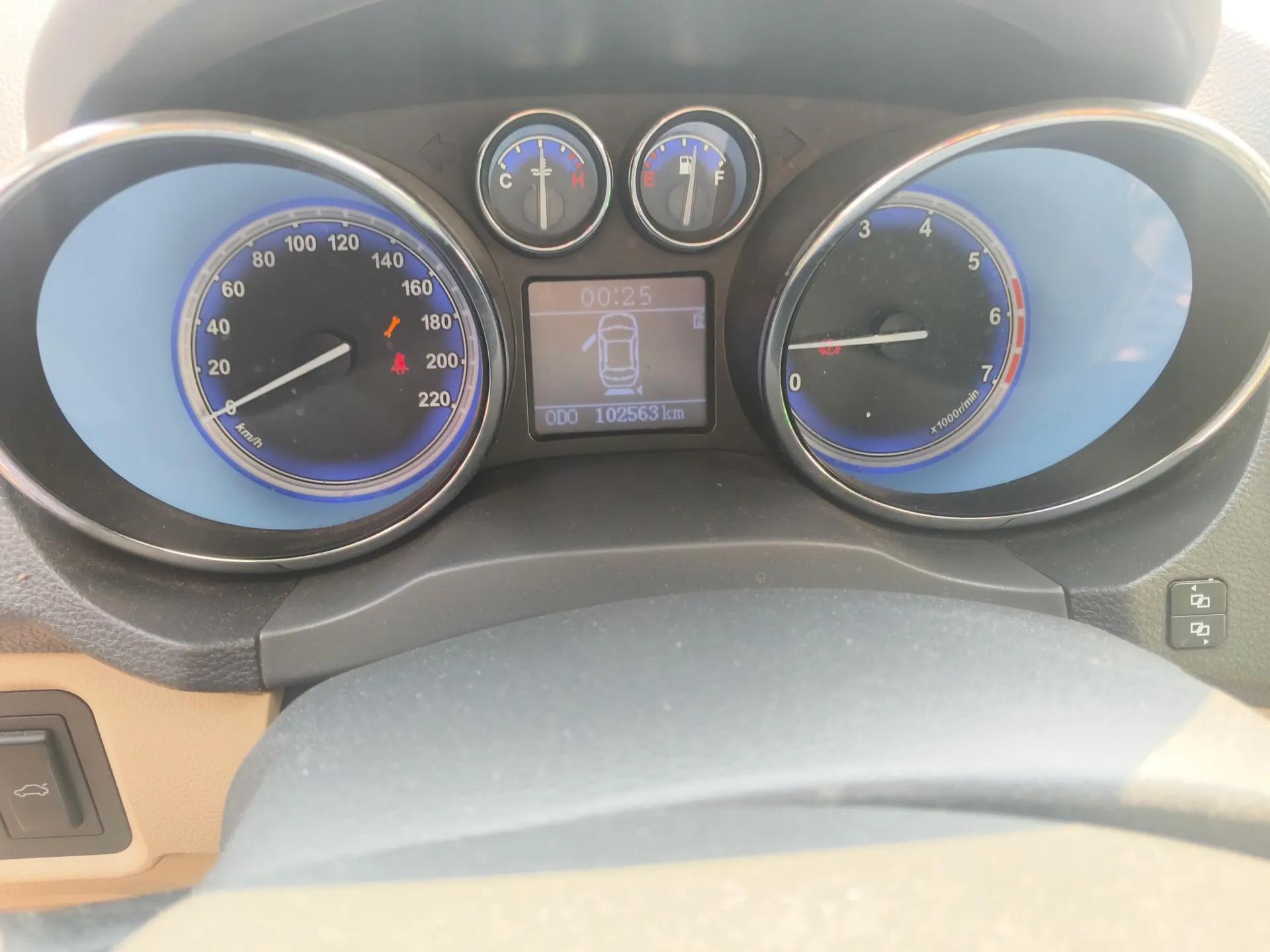 Chery E3 2015 1.5L Manual Fashion Model — миниатюра 13