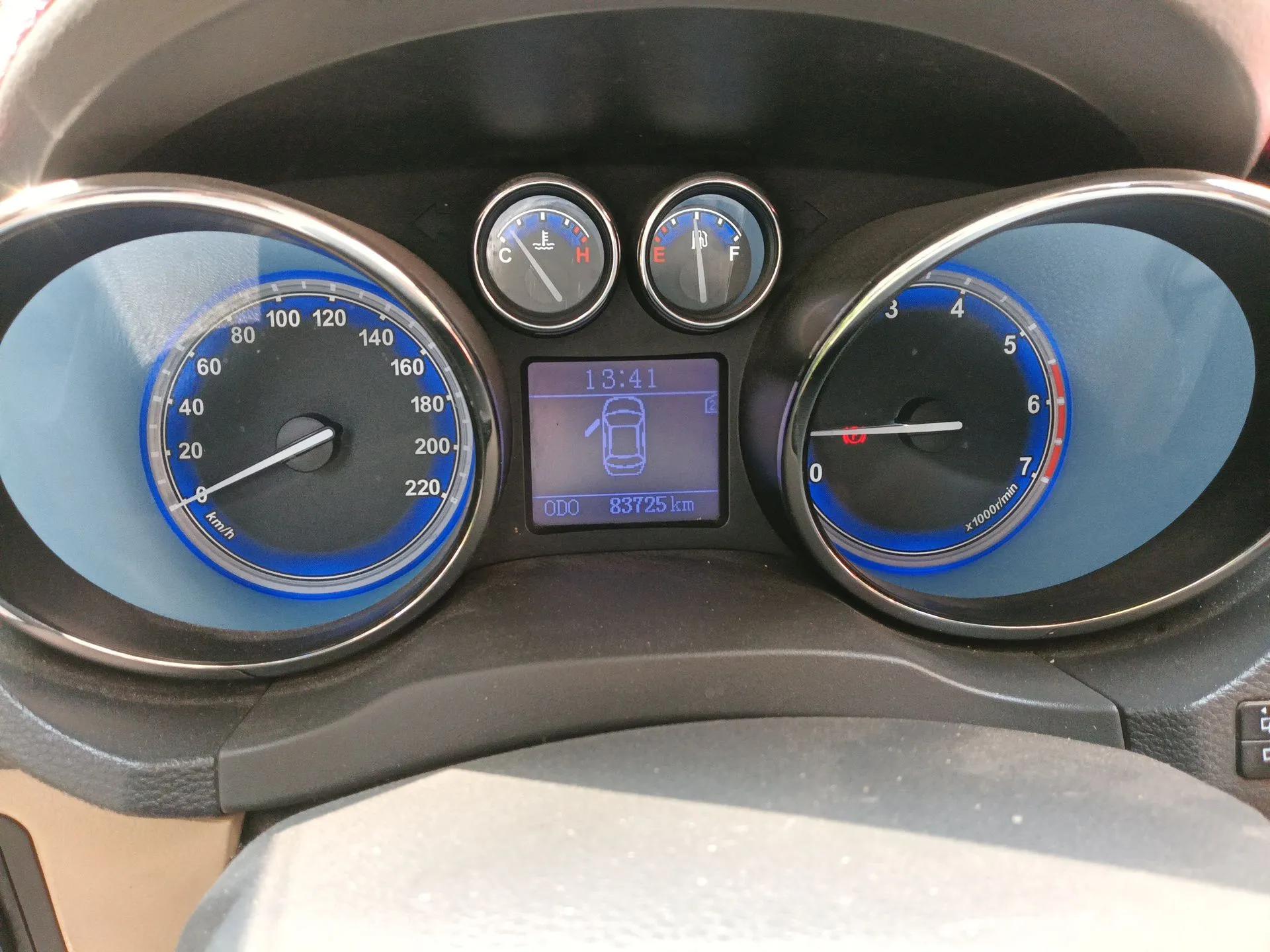 Chery E3 2013 1.5L Manual Fashion Model — миниатюра 12