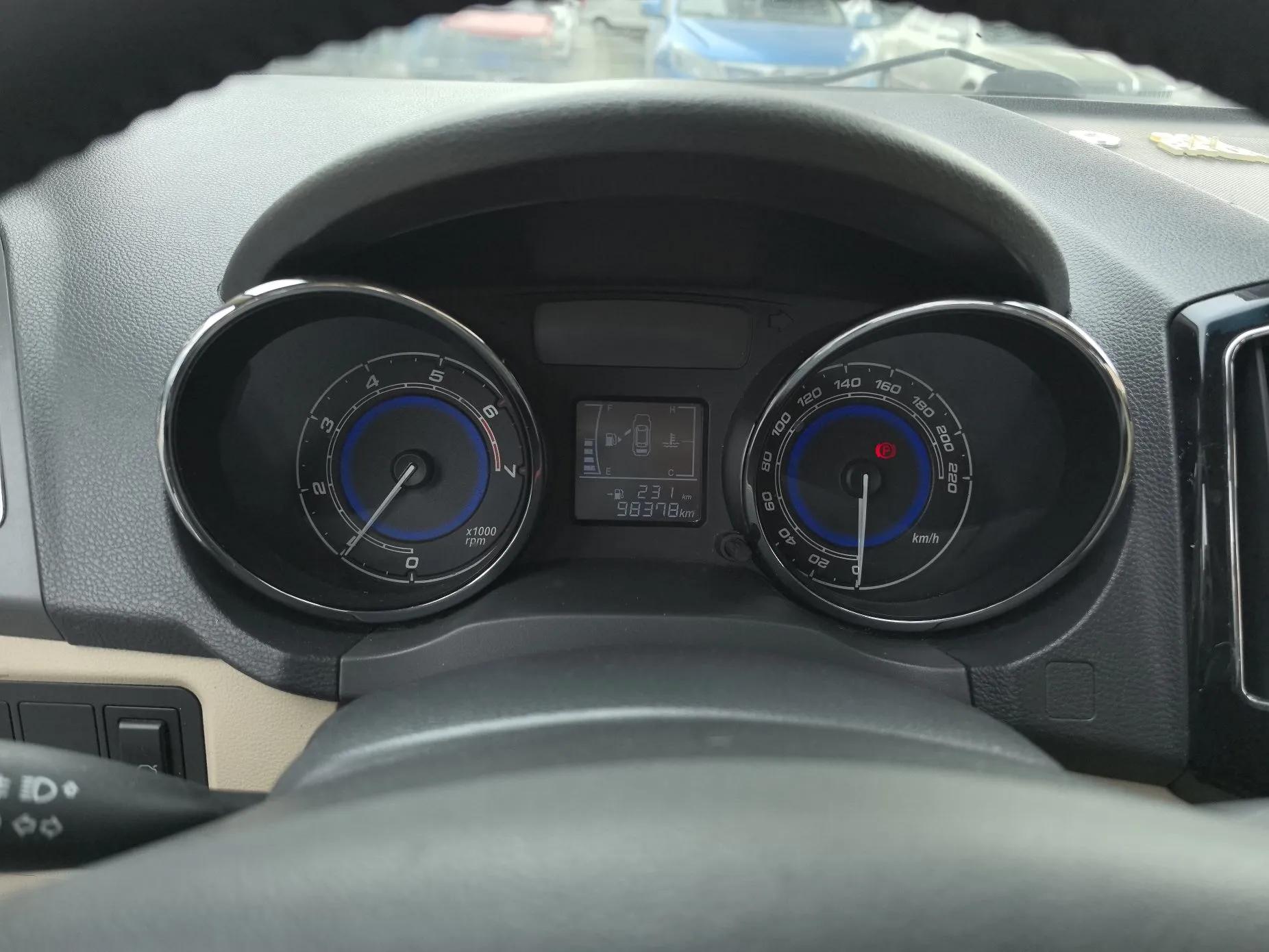Chery E3 2015 1.5L Manual ZhiShang Model — миниатюра 12