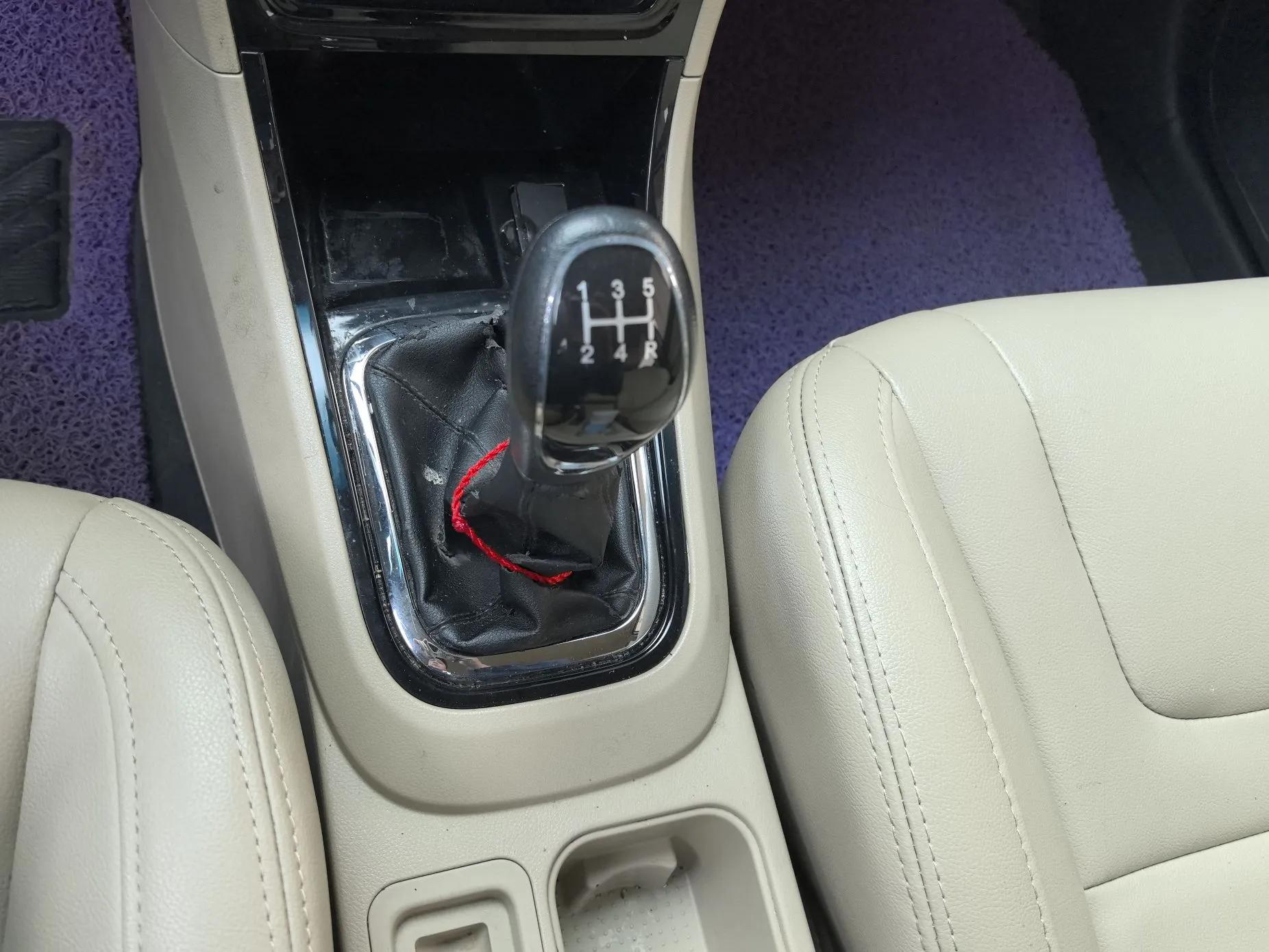 Chery E3 2015 1.5L Manual ZhiShang Model — миниатюра 15