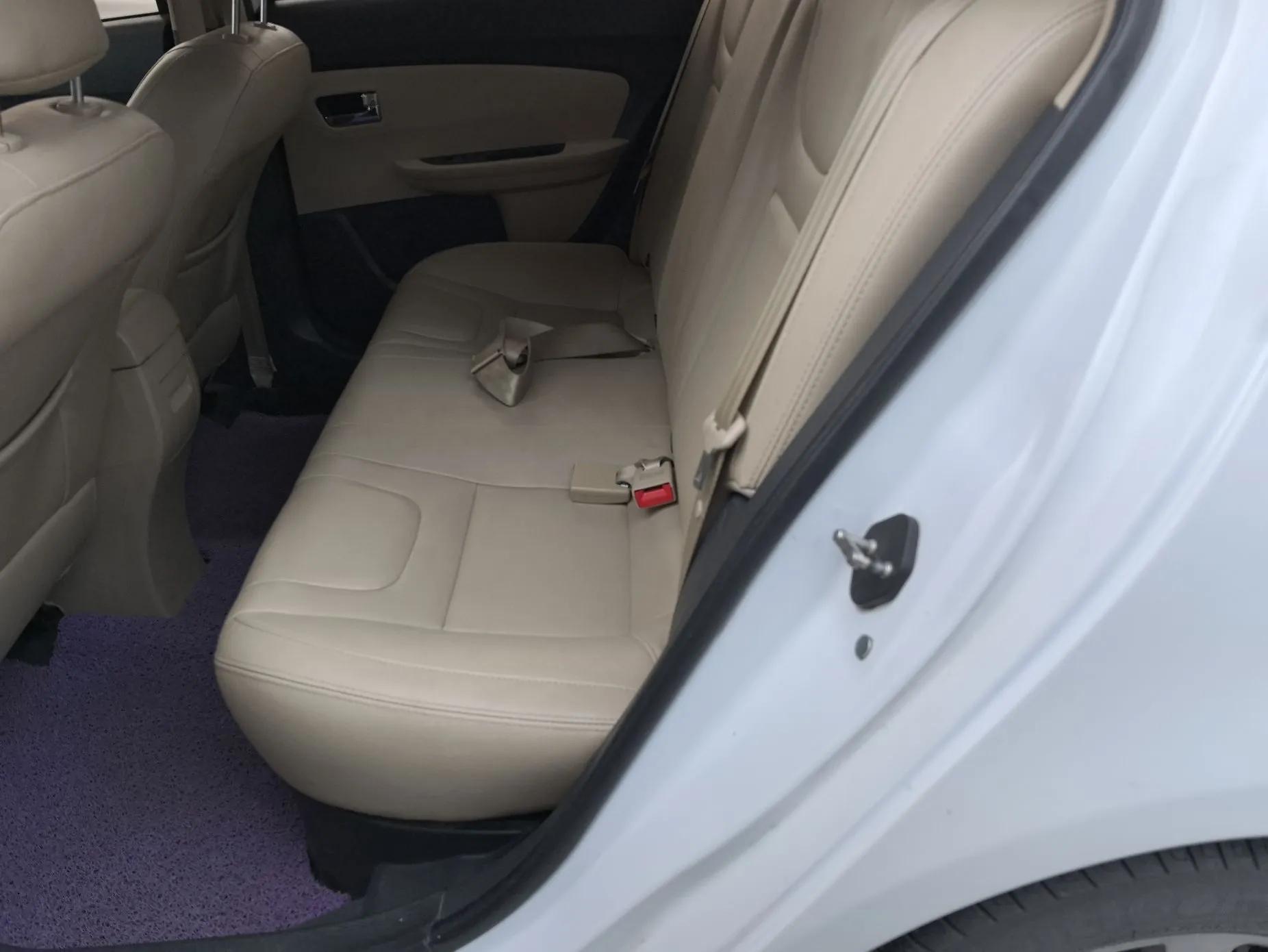 Chery E3 2015 1.5L Manual ZhiShang Model — миниатюра 18
