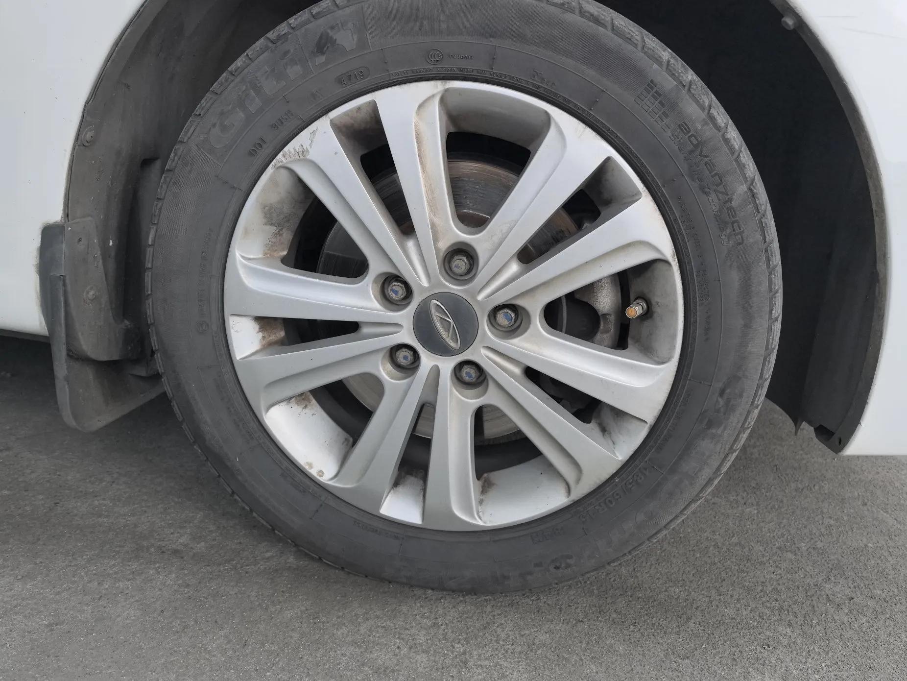 Chery E3 2015 1.5L Manual ZhiShang Model — миниатюра 8