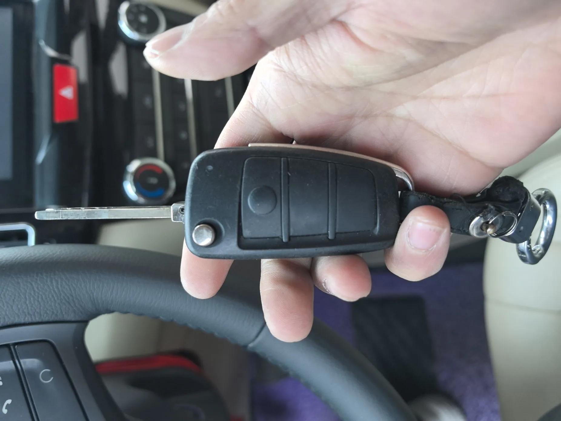 Chery E3 2015 1.5L Manual ZhiShang Model — миниатюра 9