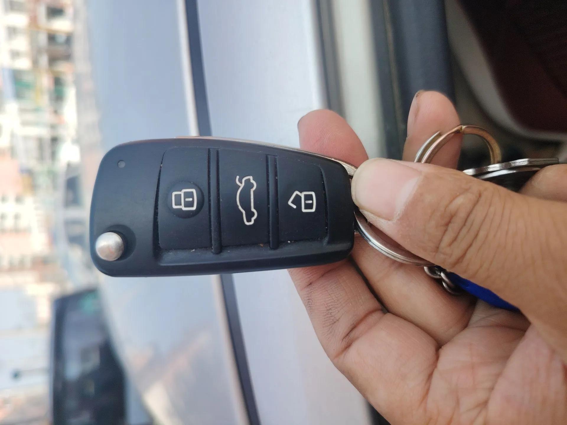 Chery E3 2013 1.5L Manual Fashion Model — миниатюра 9