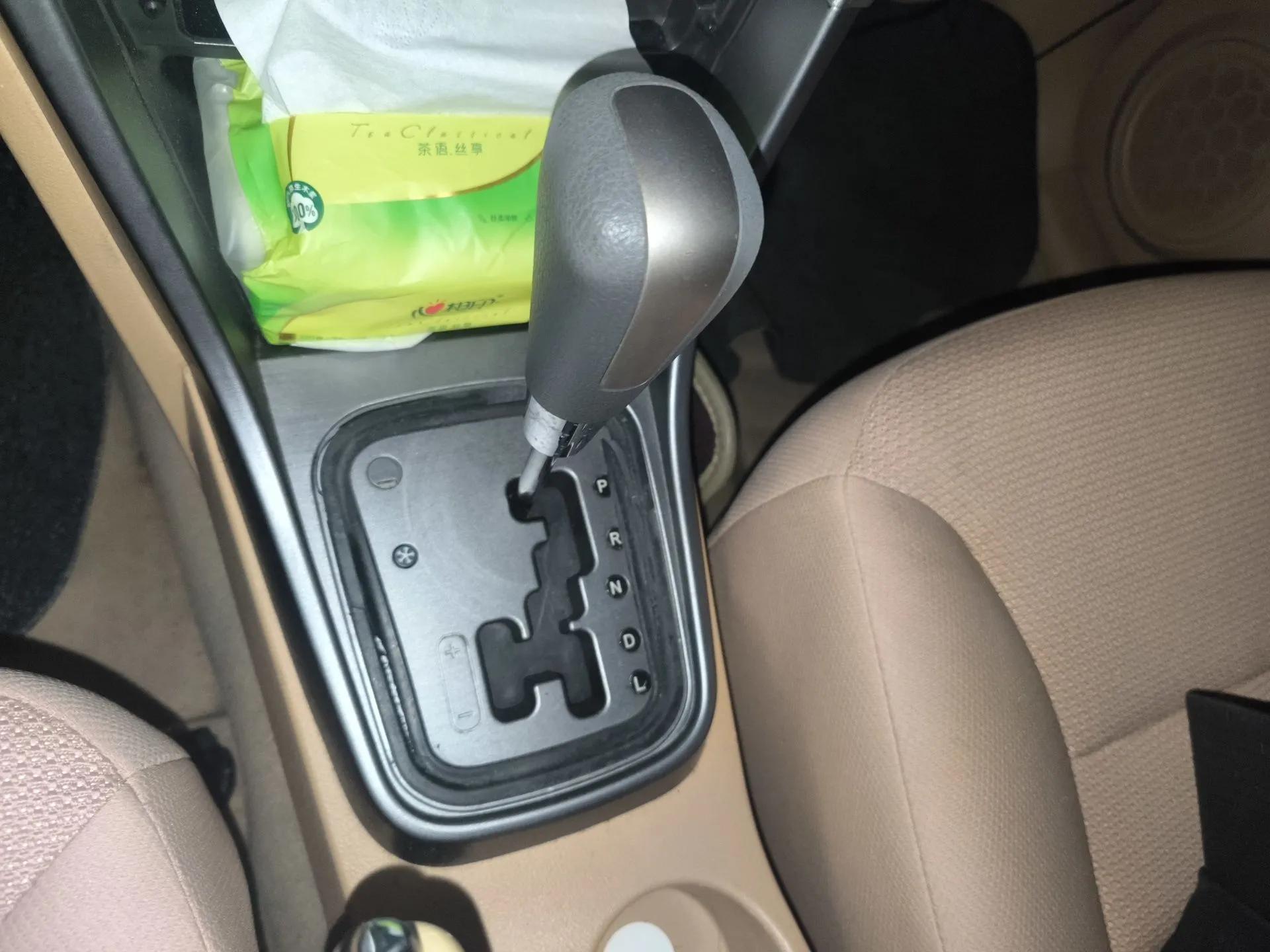 Chery Tiggo 2012 Elite Edition 1.6L CVT Comfort DVVT Model — миниатюра 15