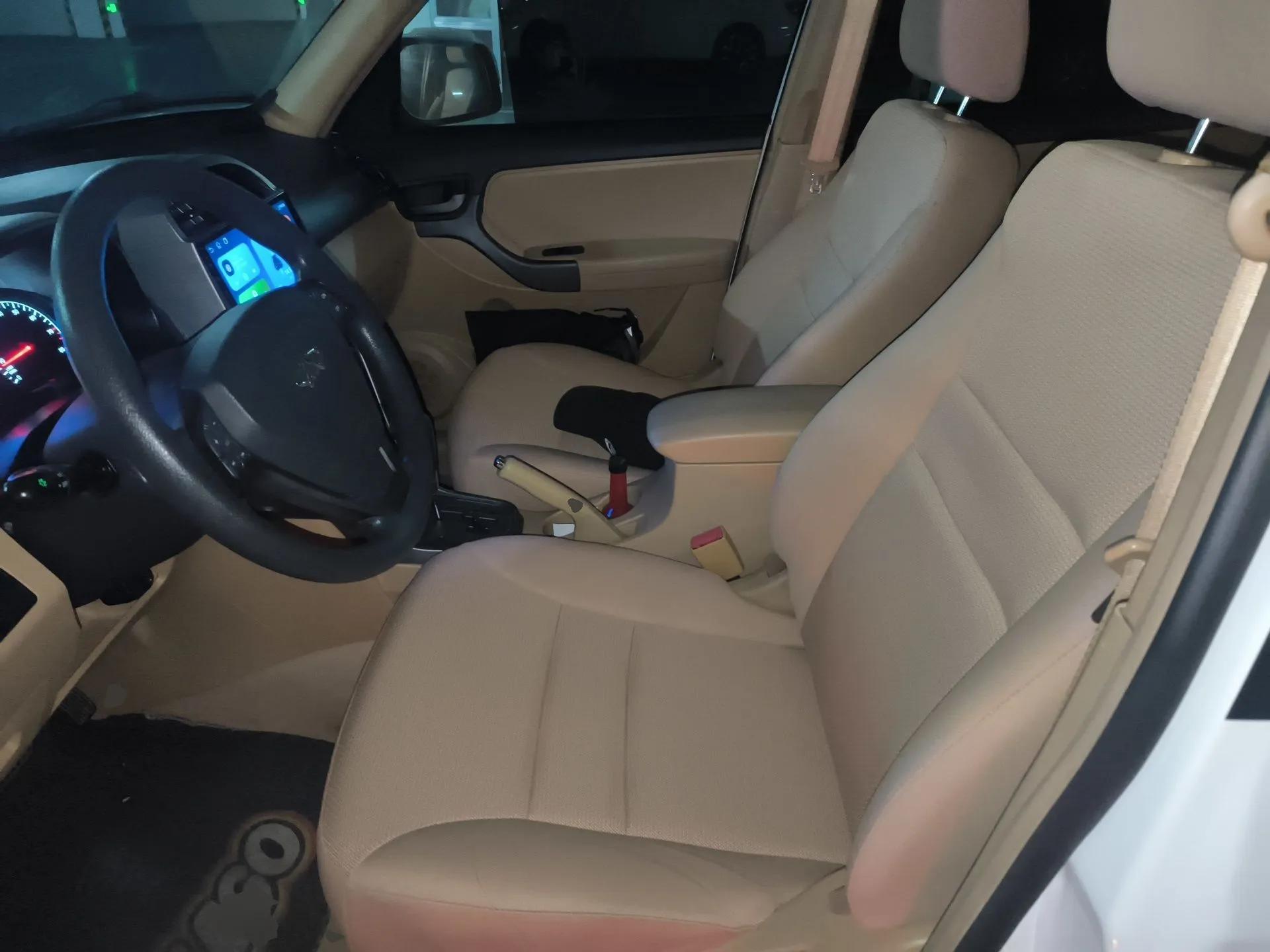Chery Tiggo 2012 Elite Edition 1.6L CVT Comfort DVVT Model — миниатюра 16