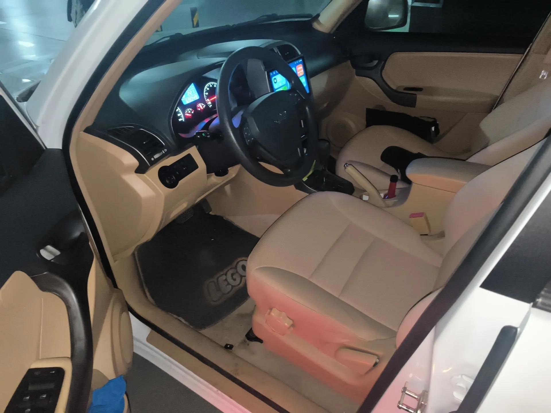 Chery Tiggo 2012 Elite Edition 1.6L CVT Comfort DVVT Model — миниатюра 17