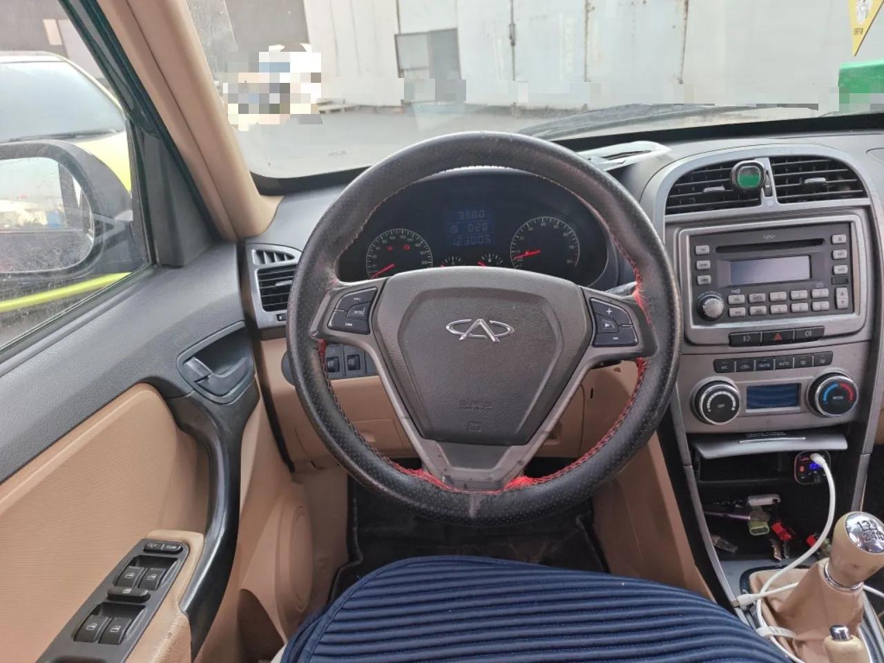 Chery Tiggo 2012 Elite Edition Facelift 1.6L Manual Comfort DVVT — миниатюра 11
