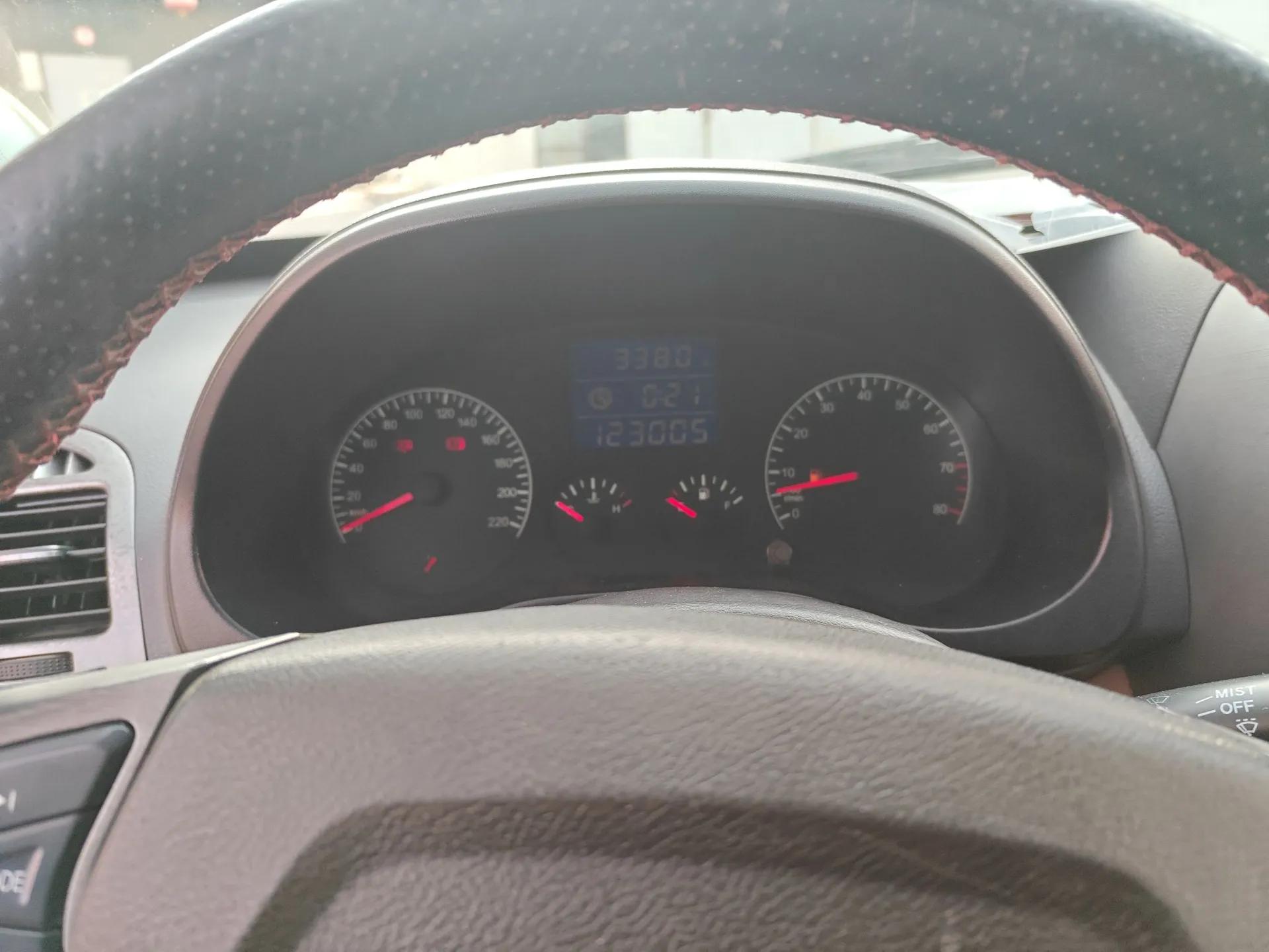 Chery Tiggo 2012 Elite Edition Facelift 1.6L Manual Comfort DVVT — миниатюра 12