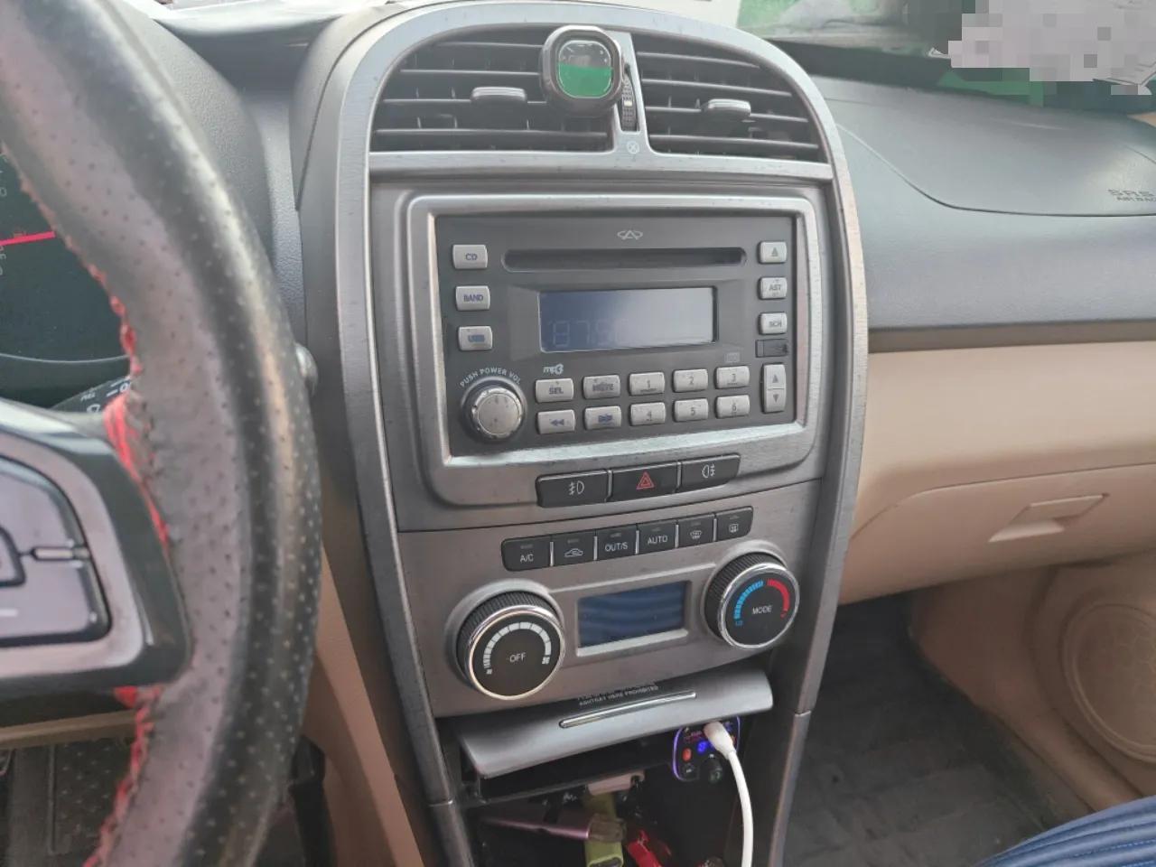 Chery Tiggo 2012 Elite Edition Facelift 1.6L Manual Comfort DVVT — миниатюра 14