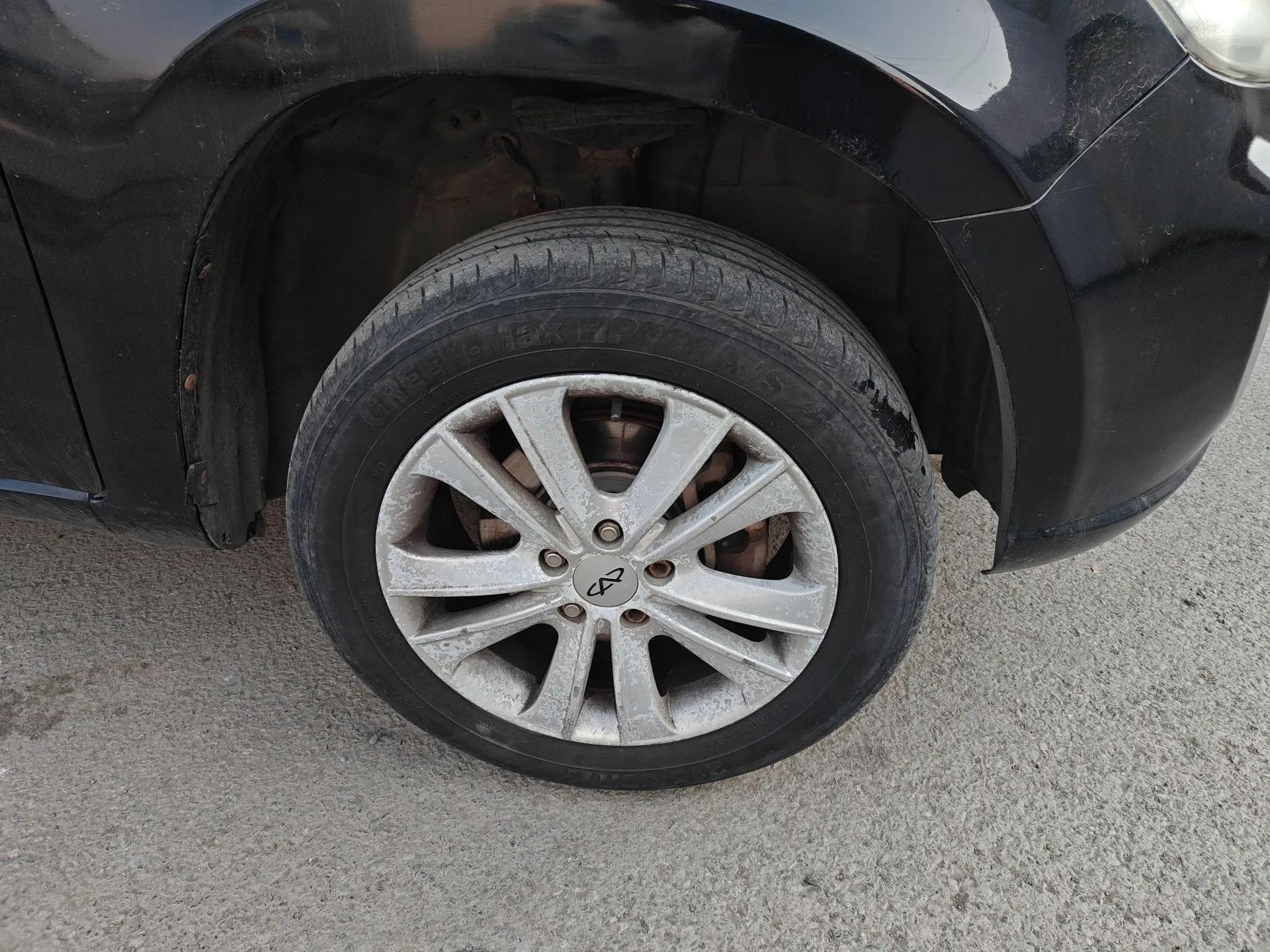 Chery Tiggo 2012 Elite Edition Facelift 1.6L Manual Comfort DVVT — миниатюра 8