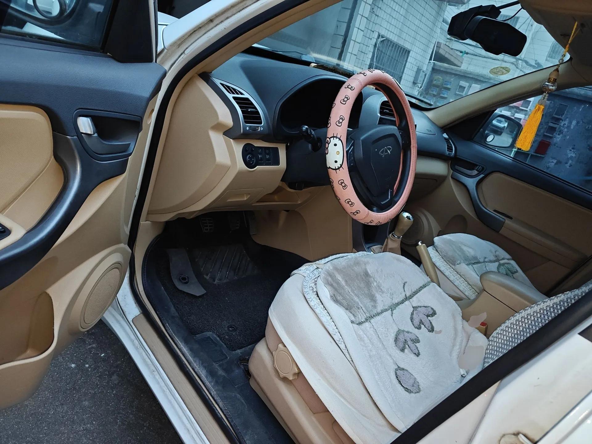 Chery Tiggo 2012 Elite Edition Facelift 1.6L Manual Comfort DVVT — миниатюра 17