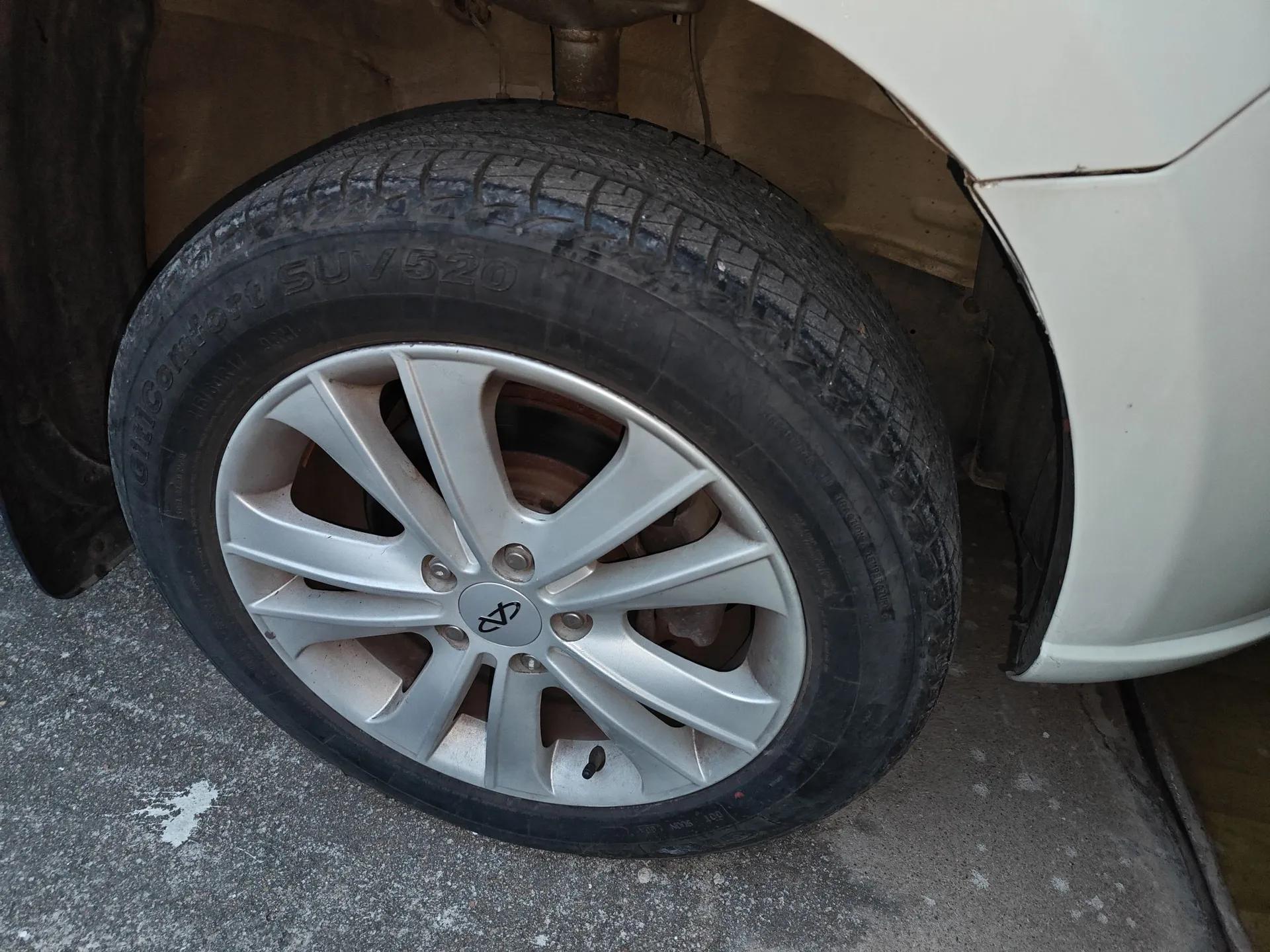 Chery Tiggo 2012 Elite Edition Facelift 1.6L Manual Comfort DVVT — миниатюра 8