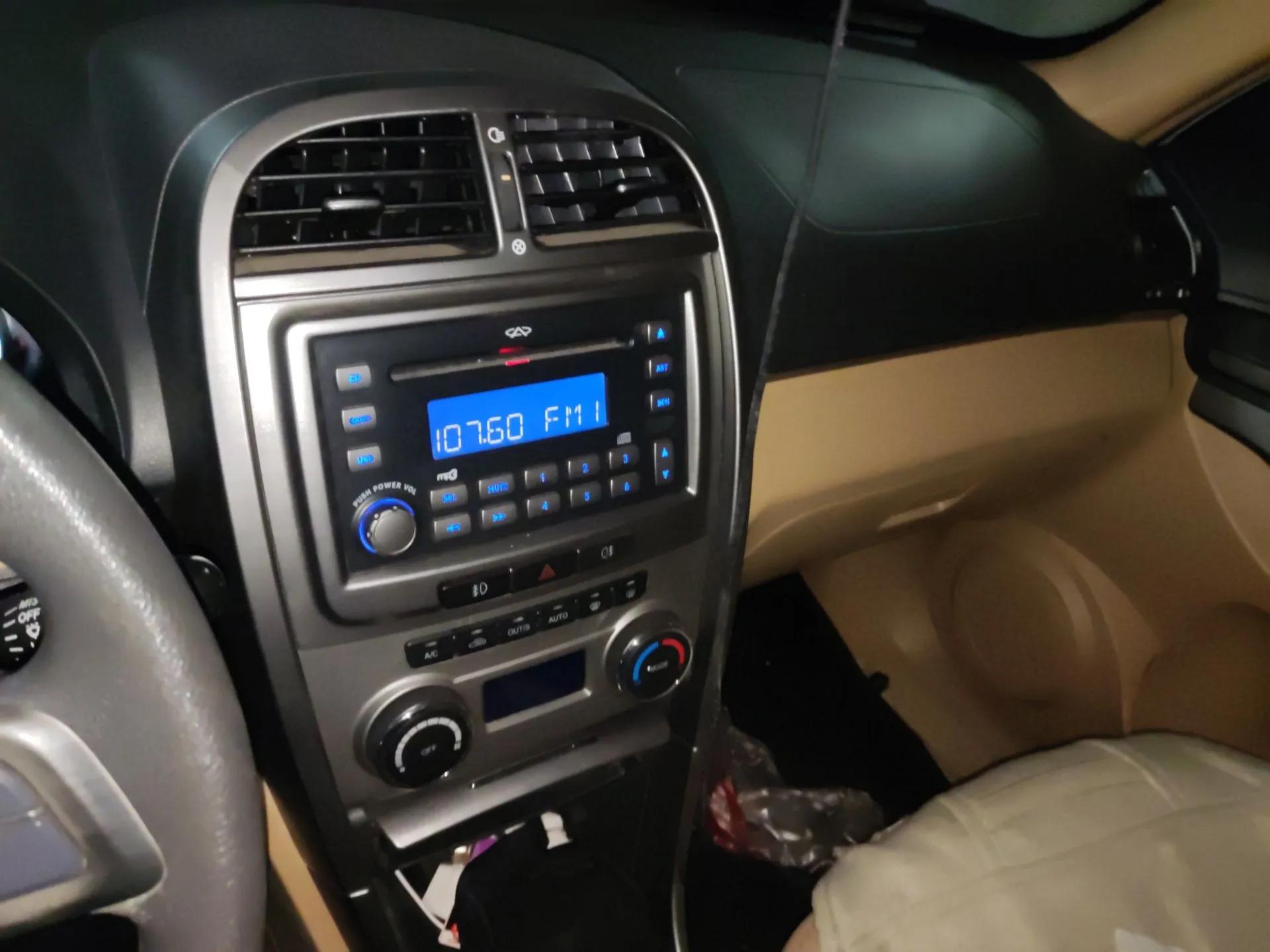 Chery Tiggo 2012 Elite Edition Facelift 1.6L Manual Comfort DVVT — миниатюра 14