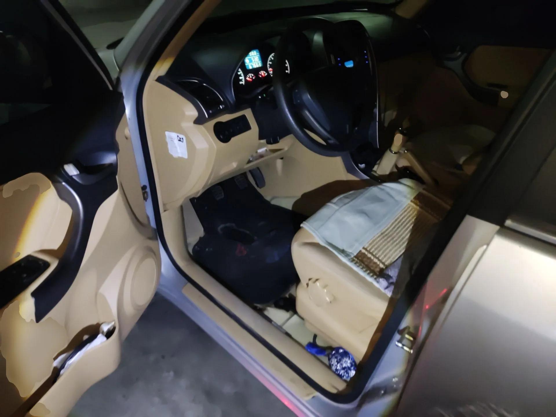 Chery Tiggo 2012 Elite Edition Facelift 1.6L Manual Comfort DVVT — миниатюра 17