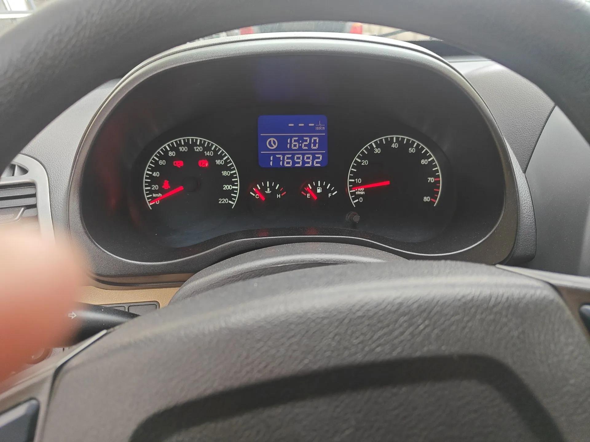 Chery Tiggo 2012 Elite Edition Facelift 1.6L Manual Comfort DVVT — миниатюра 12