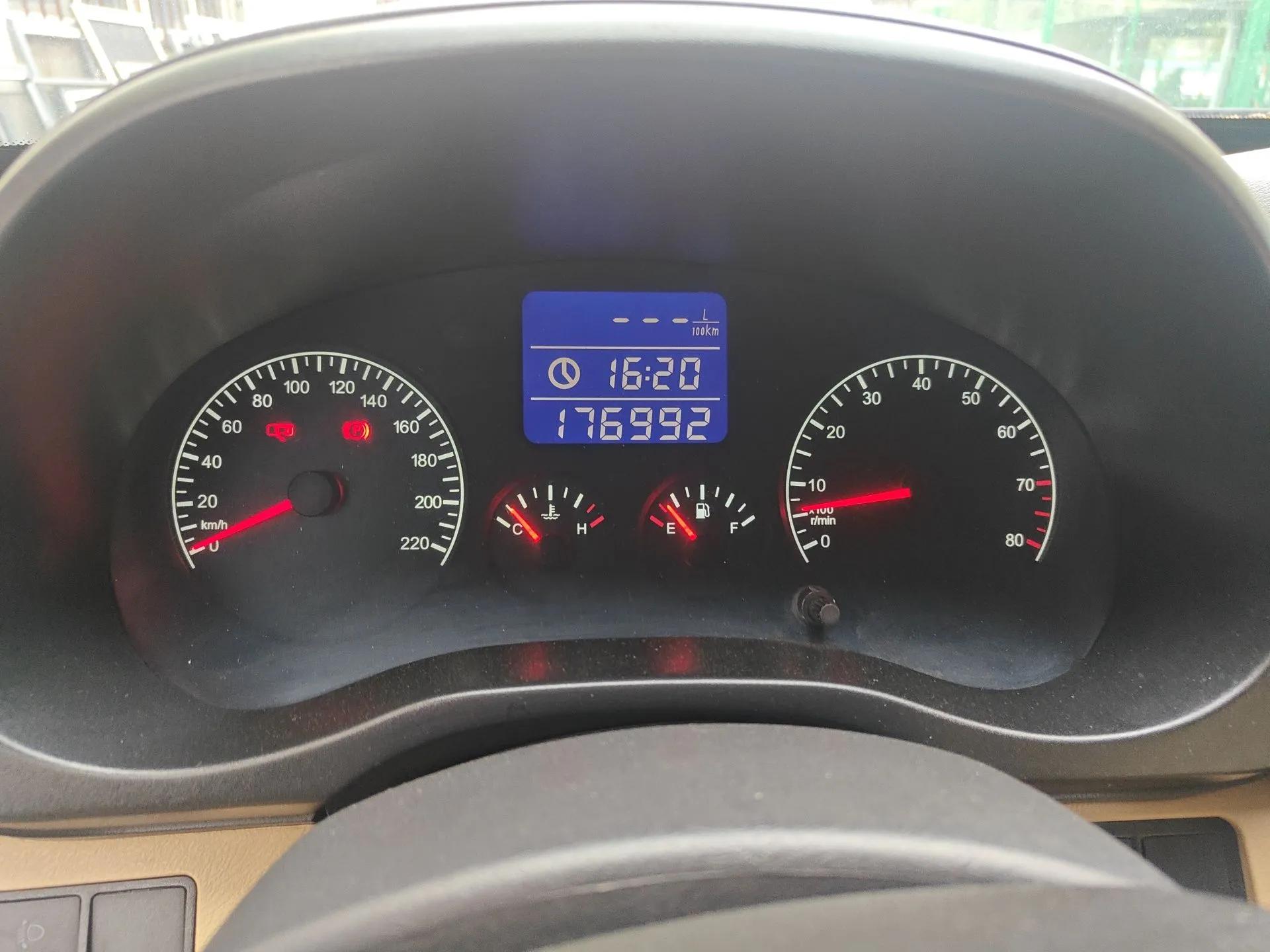 Chery Tiggo 2012 Elite Edition Facelift 1.6L Manual Comfort DVVT — миниатюра 13