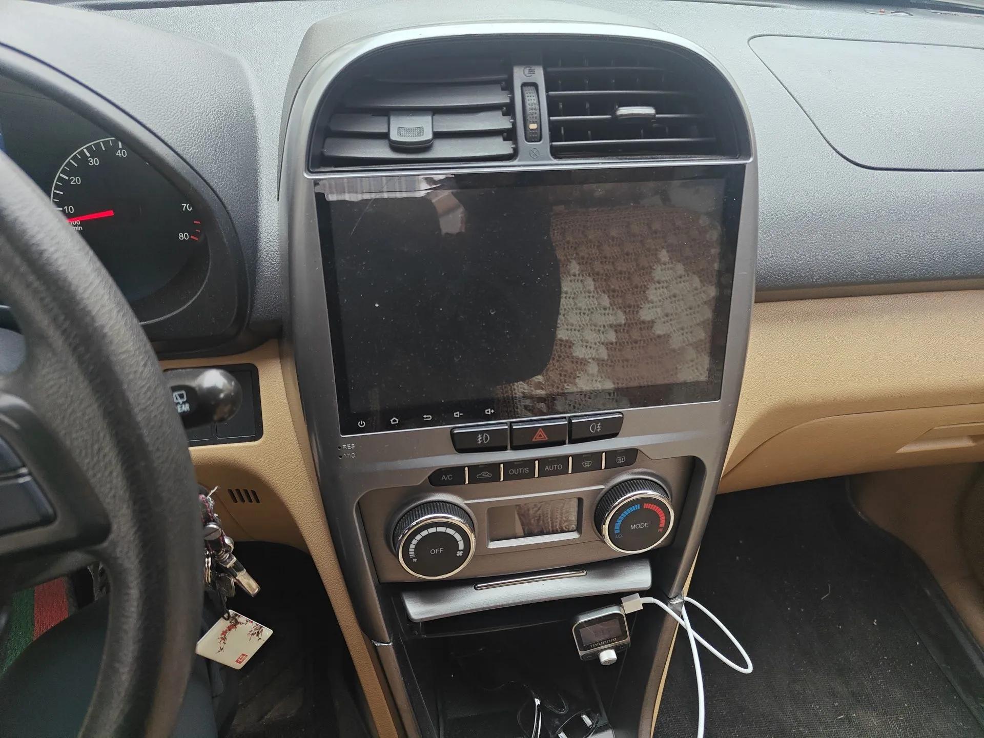 Chery Tiggo 2012 Elite Edition Facelift 1.6L Manual Comfort DVVT — миниатюра 14