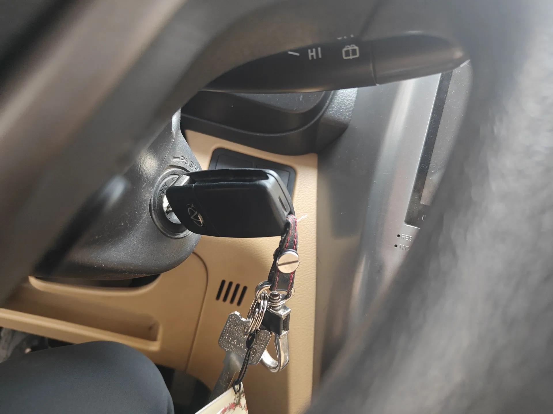 Chery Tiggo 2012 Elite Edition Facelift 1.6L Manual Comfort DVVT — миниатюра 9
