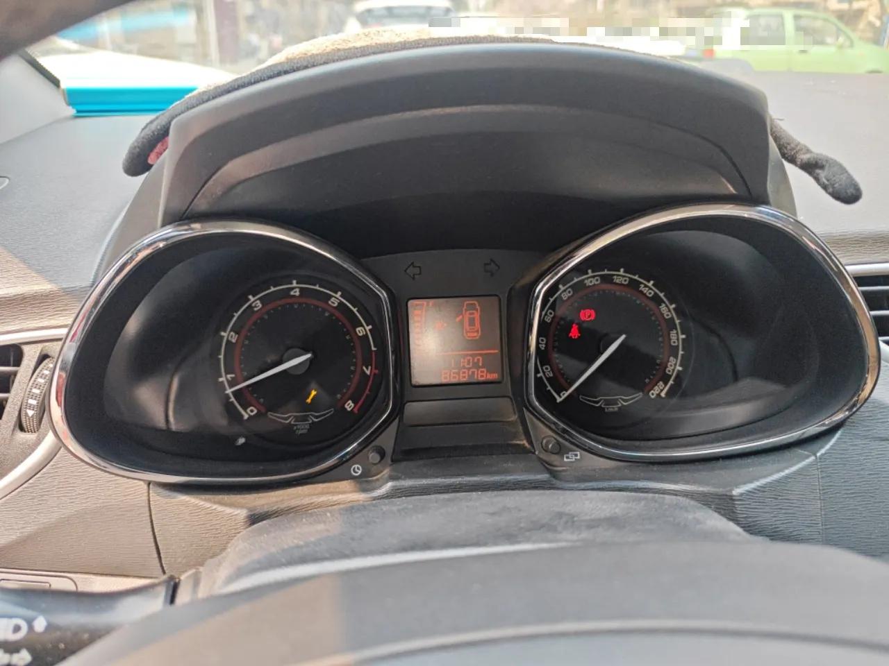 Chery Arrizo 3 2015 1.5L Manual - Powerful Version — миниатюра 12