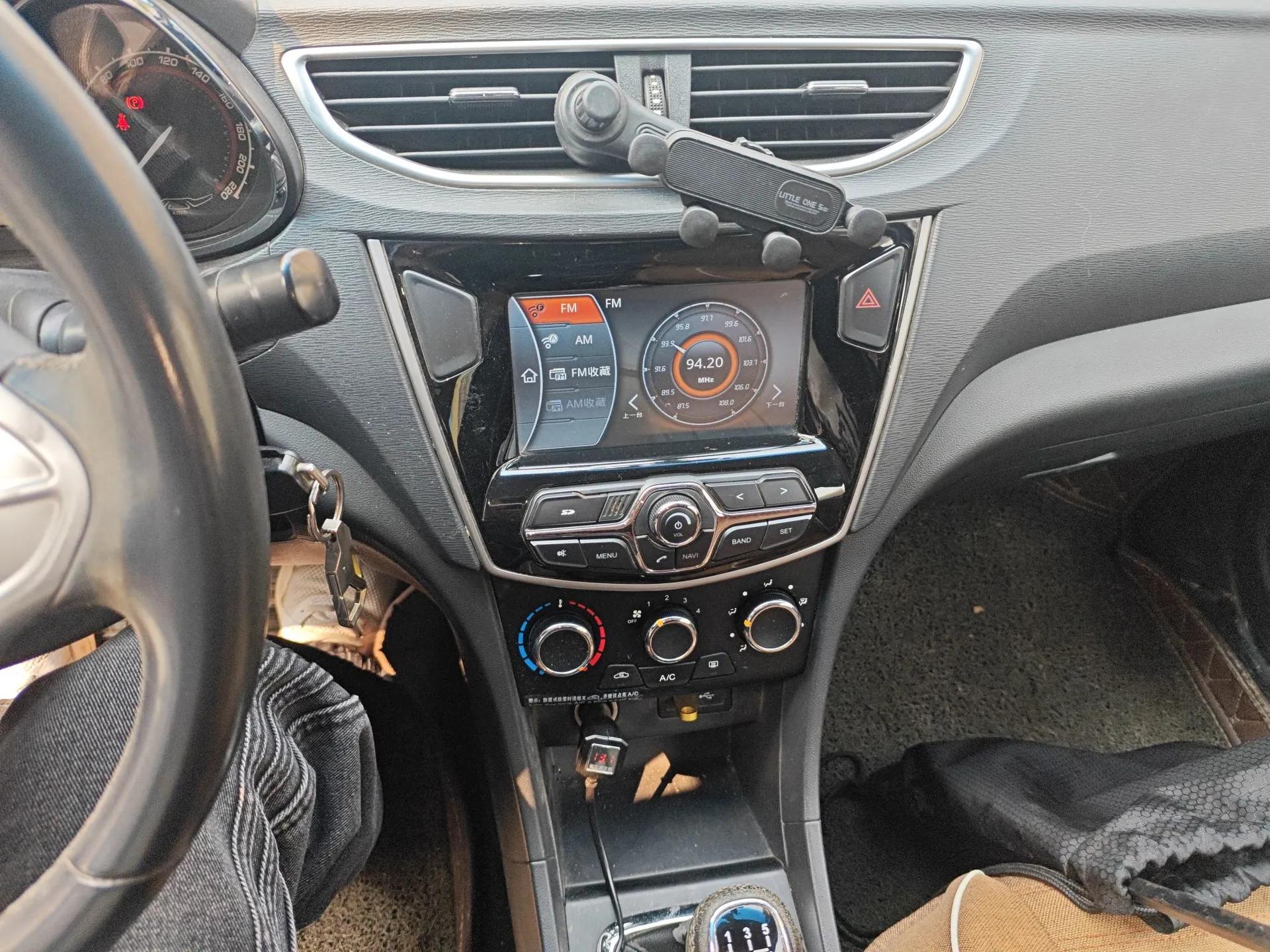 Chery Arrizo 3 2015 1.5L Manual - Powerful Version — миниатюра 14