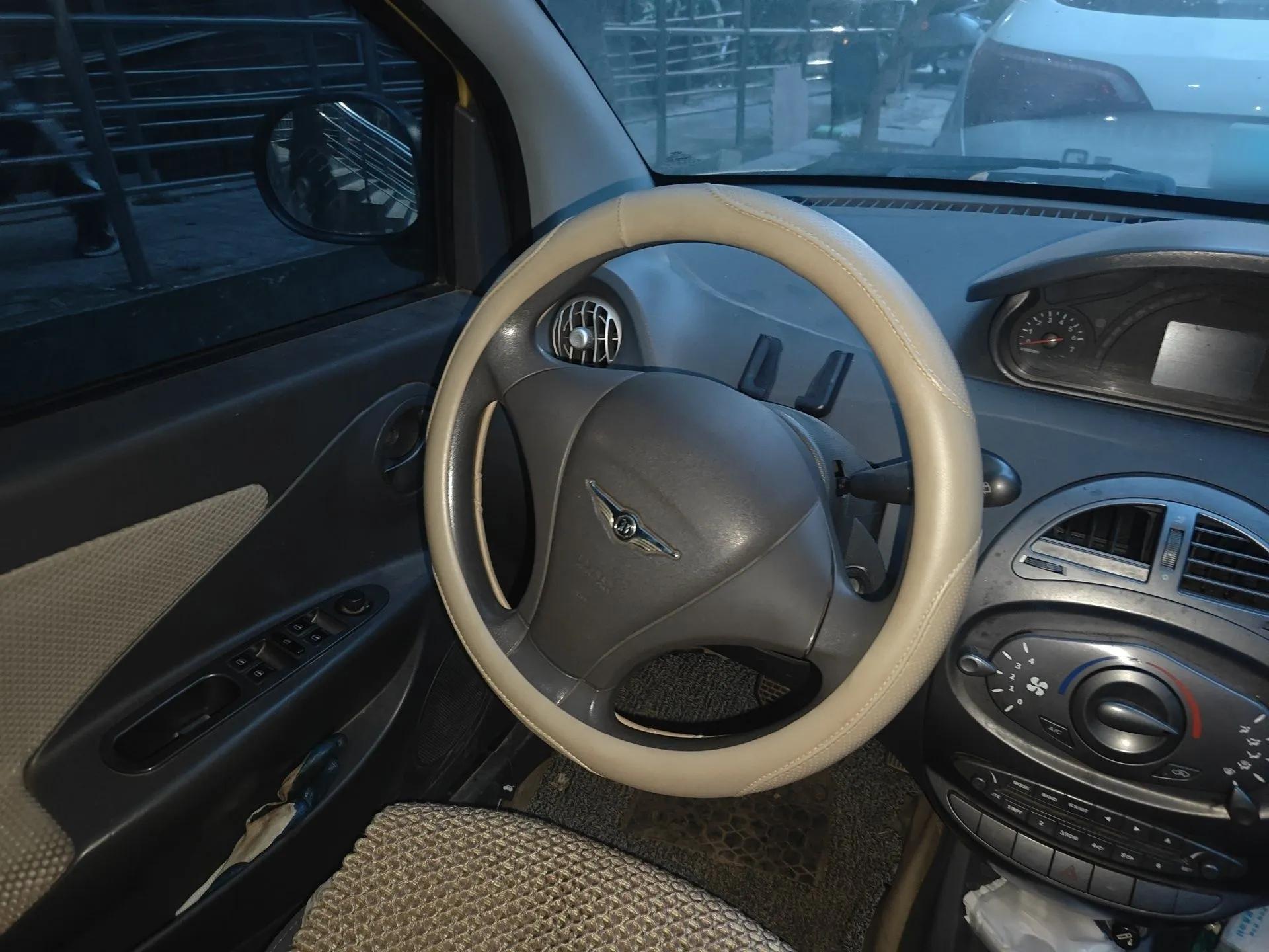 Chery X1 2011 1.3L AMT Luxury Model — миниатюра 11