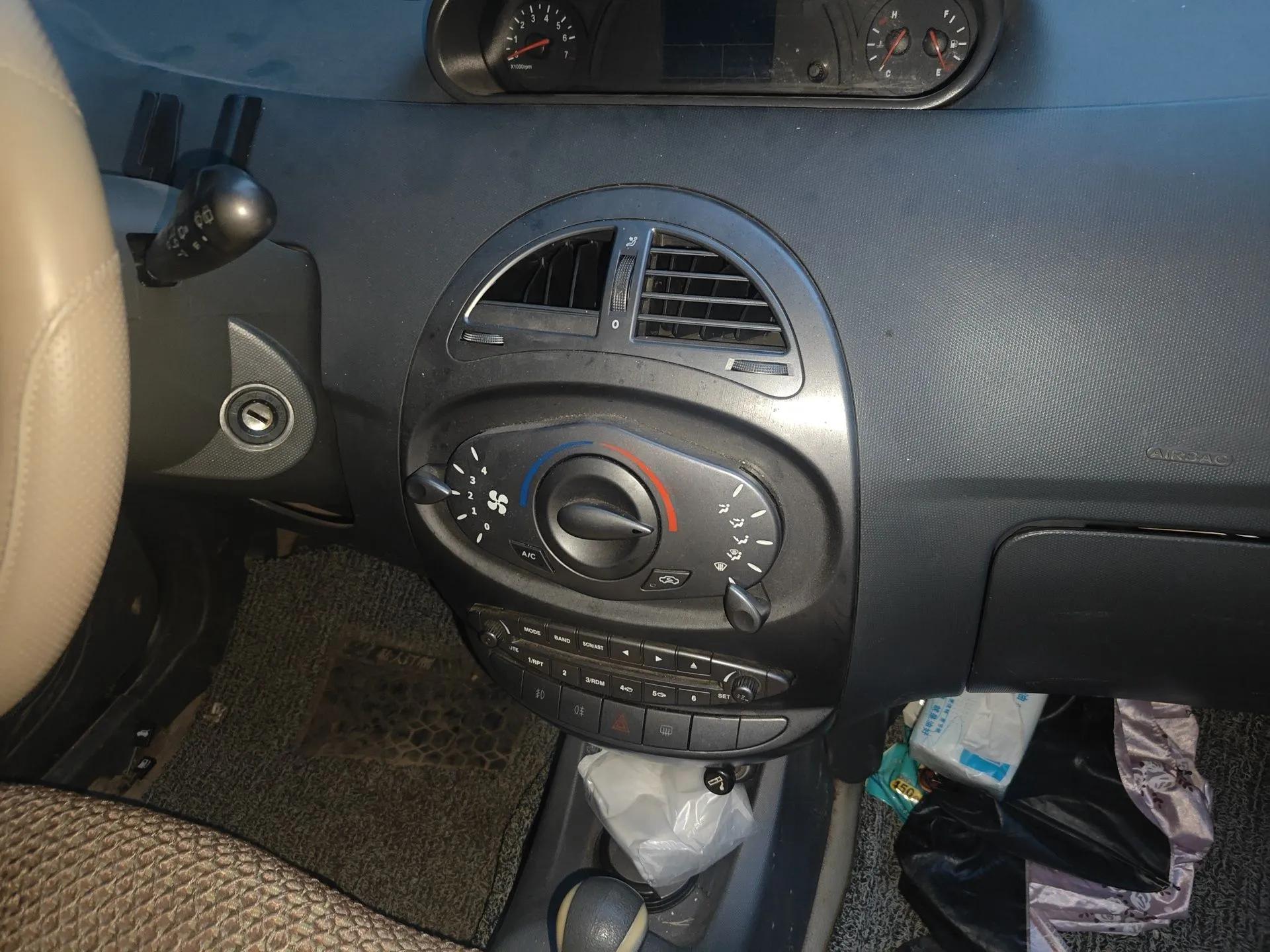 Chery X1 2011 1.3L AMT Luxury Model — миниатюра 14