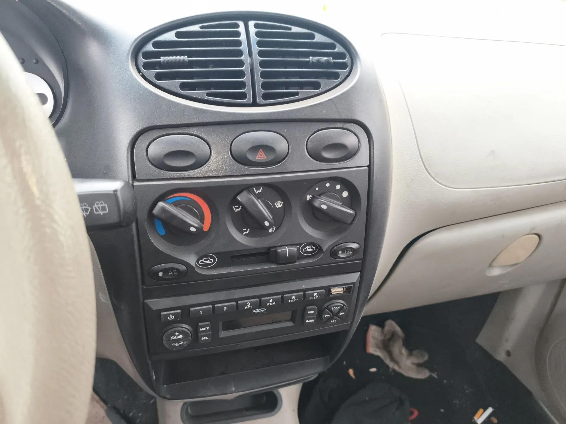 Chery QQ3 2012 Fashion Edition 1.0L Manual Champion Version — миниатюра 14