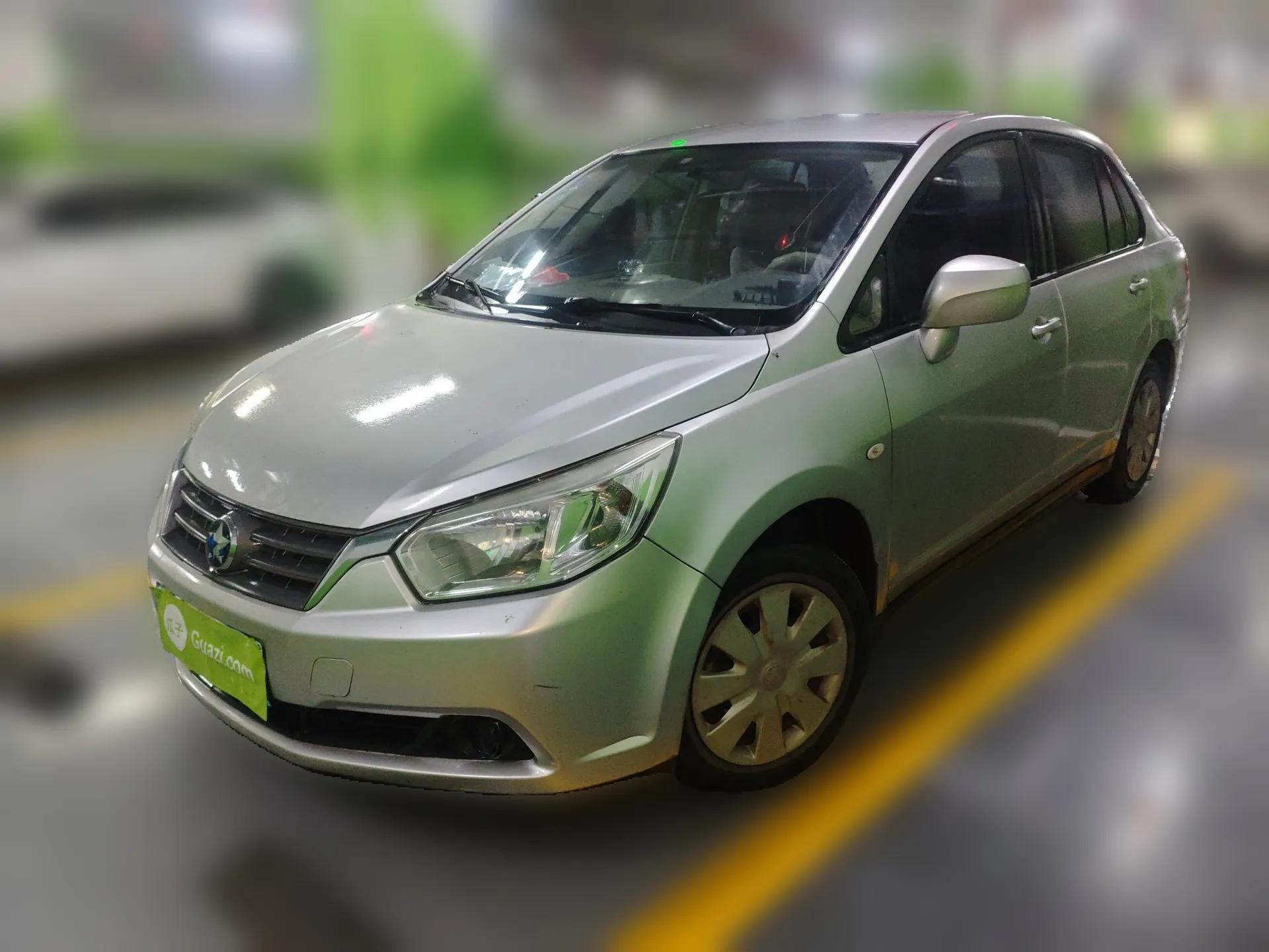 Venucia D50 2013 1.6L Manual Fashion Edition — миниатюра 1