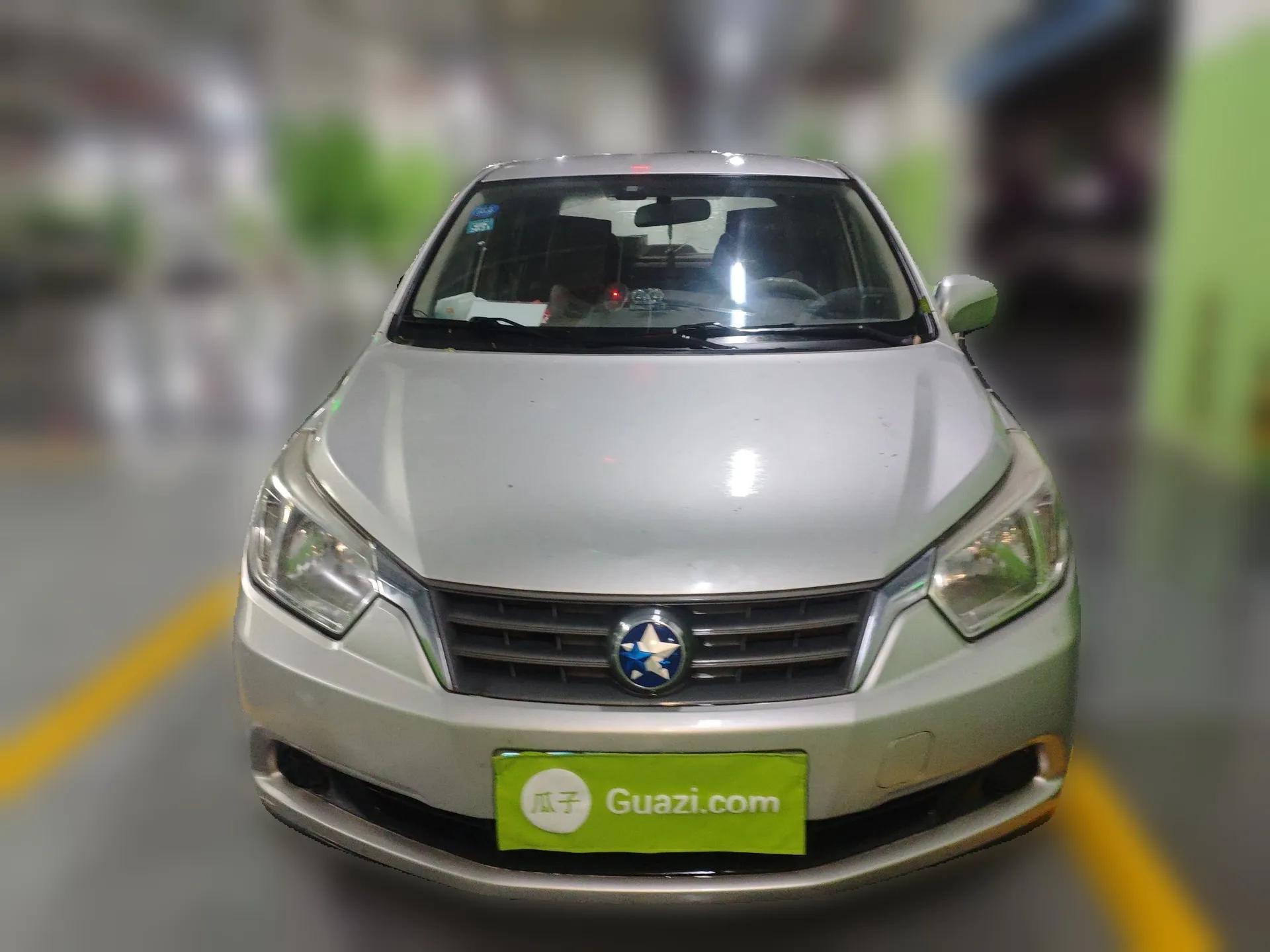Venucia D50 2013 1.6L Manual Fashion Edition — миниатюра 2