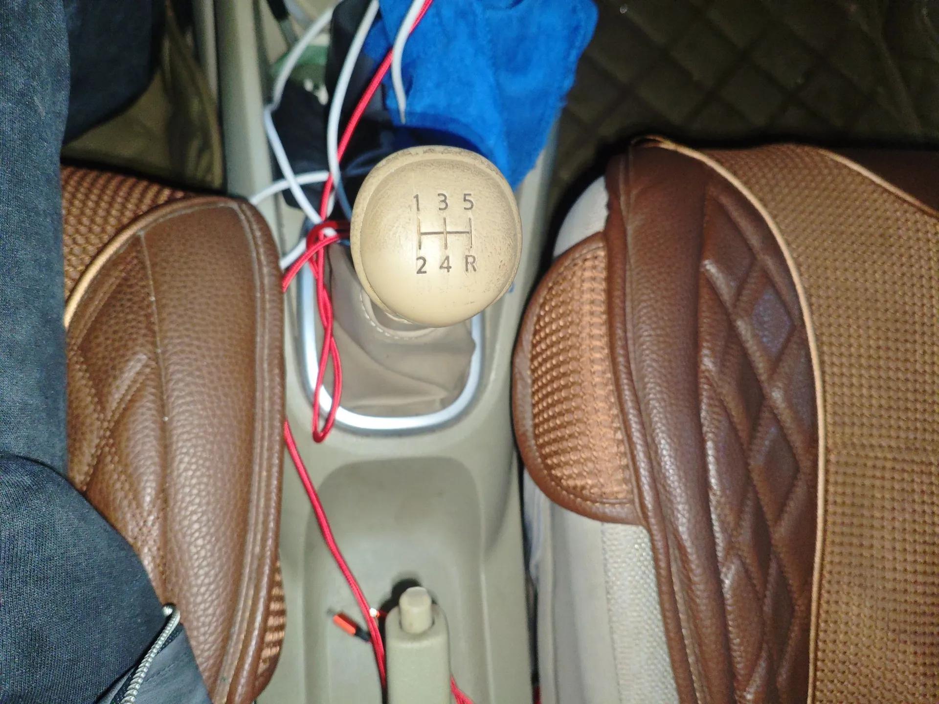 Venucia D50 2013 1.6L Manual Fashion Edition — миниатюра 15