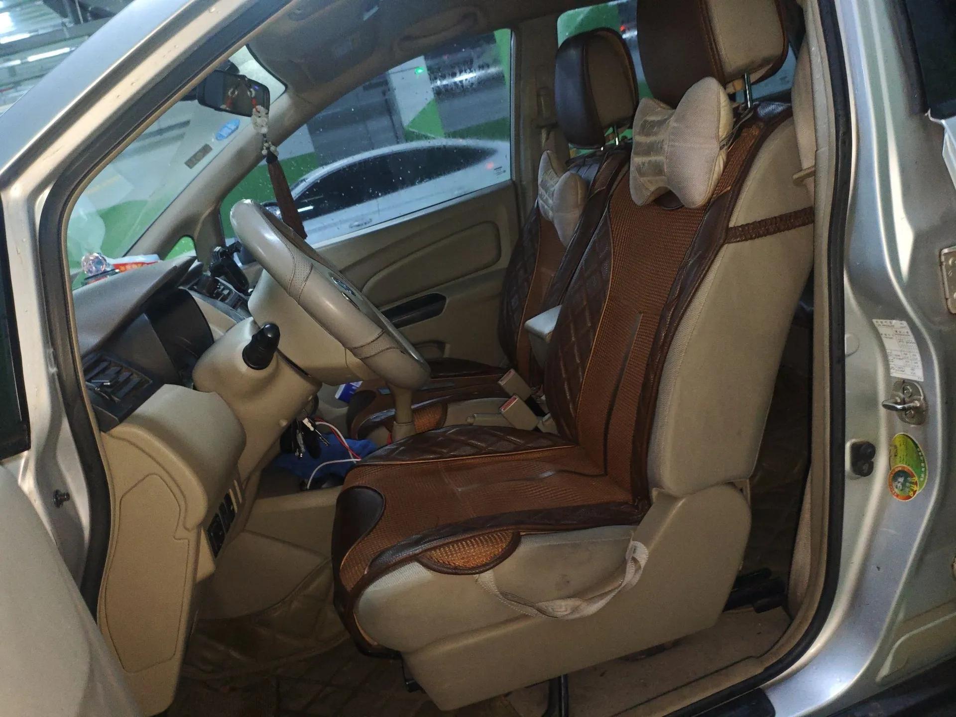 Venucia D50 2013 1.6L Manual Fashion Edition — миниатюра 16
