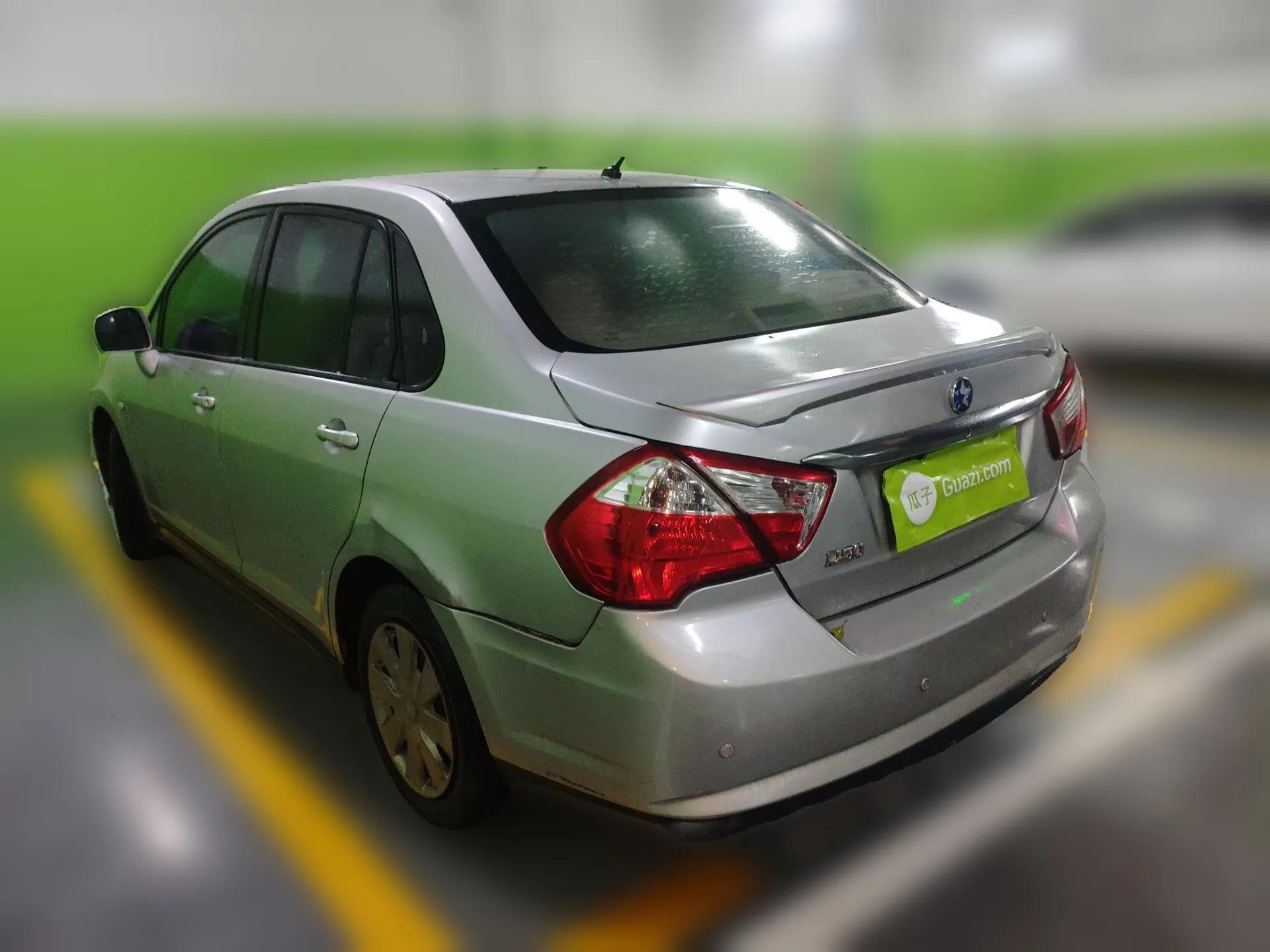 Venucia D50 2013 1.6L Manual Fashion Edition — миниатюра 4