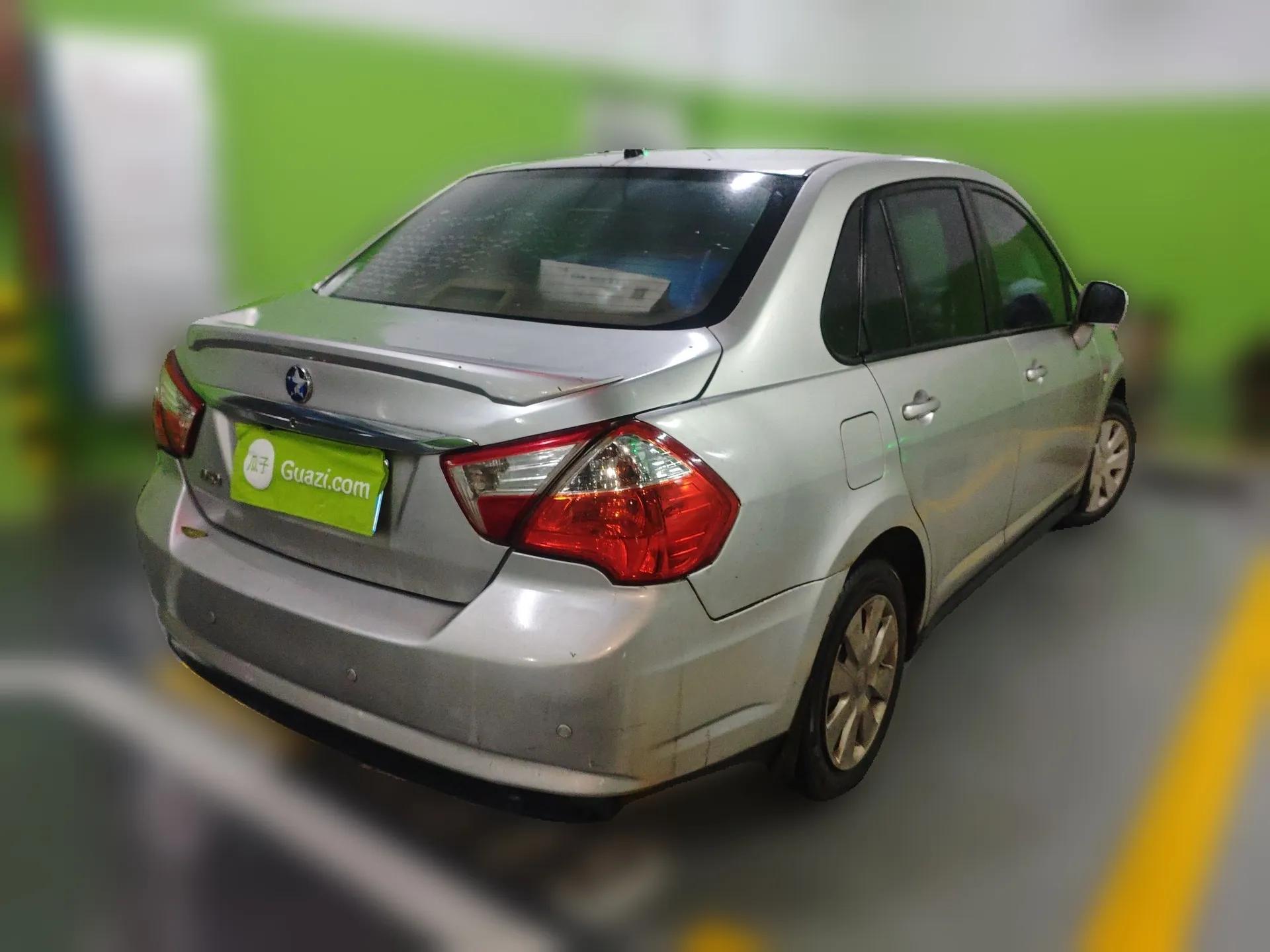 Venucia D50 2013 1.6L Manual Fashion Edition — миниатюра 6