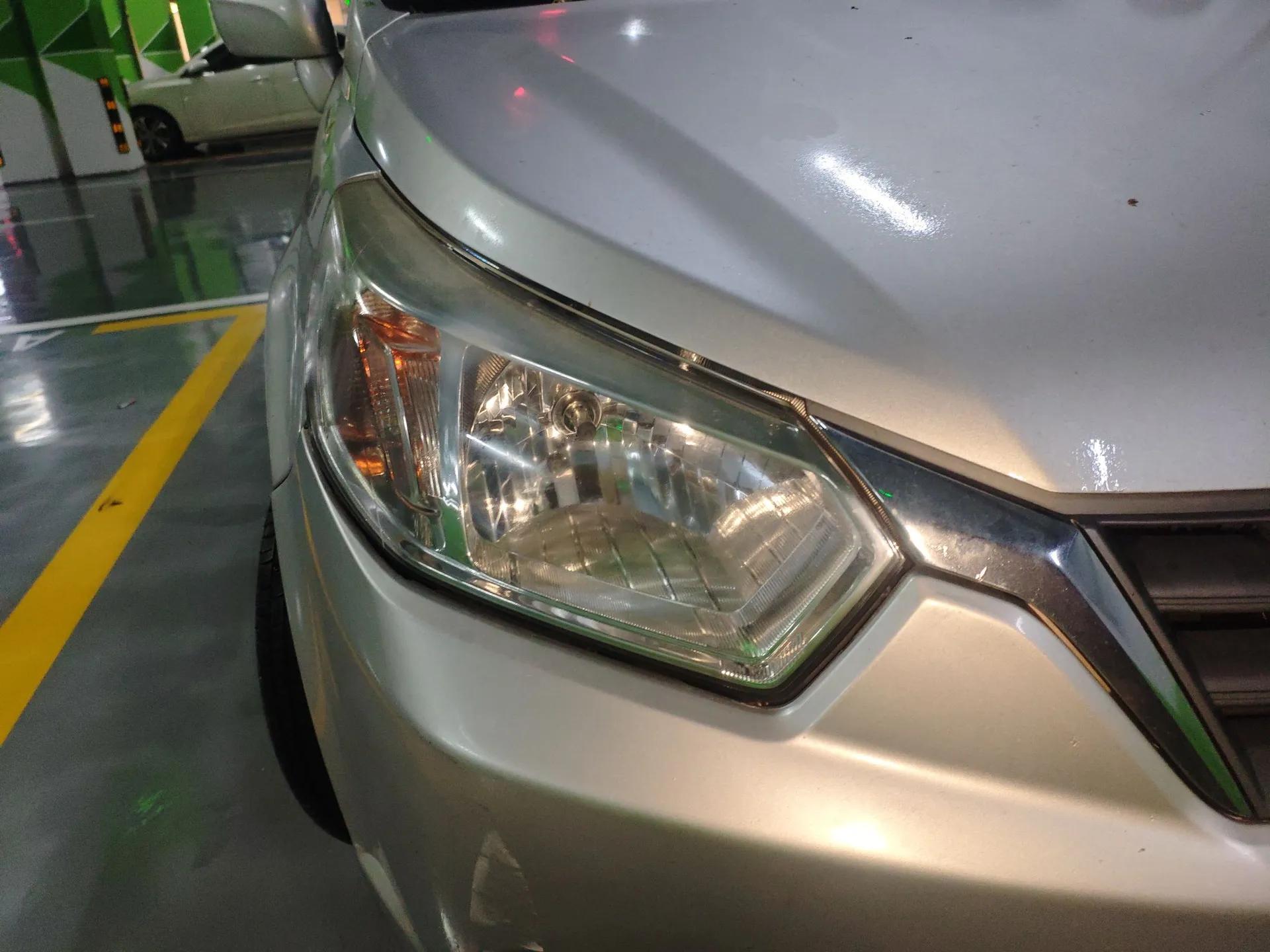 Venucia D50 2013 1.6L Manual Fashion Edition — миниатюра 7