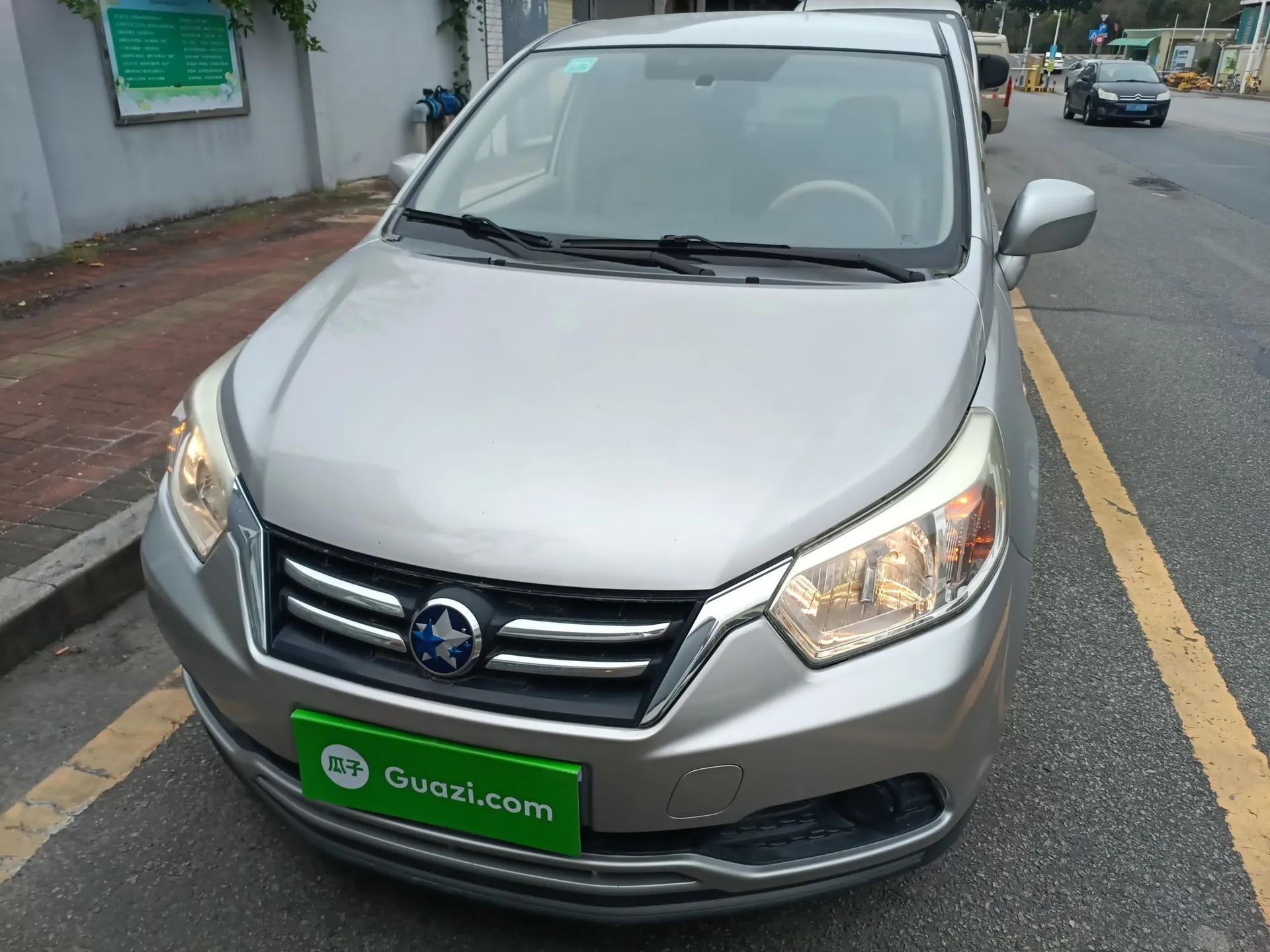 Venucia D50 2015 1.6L Manual Fashion Edition — миниатюра 2